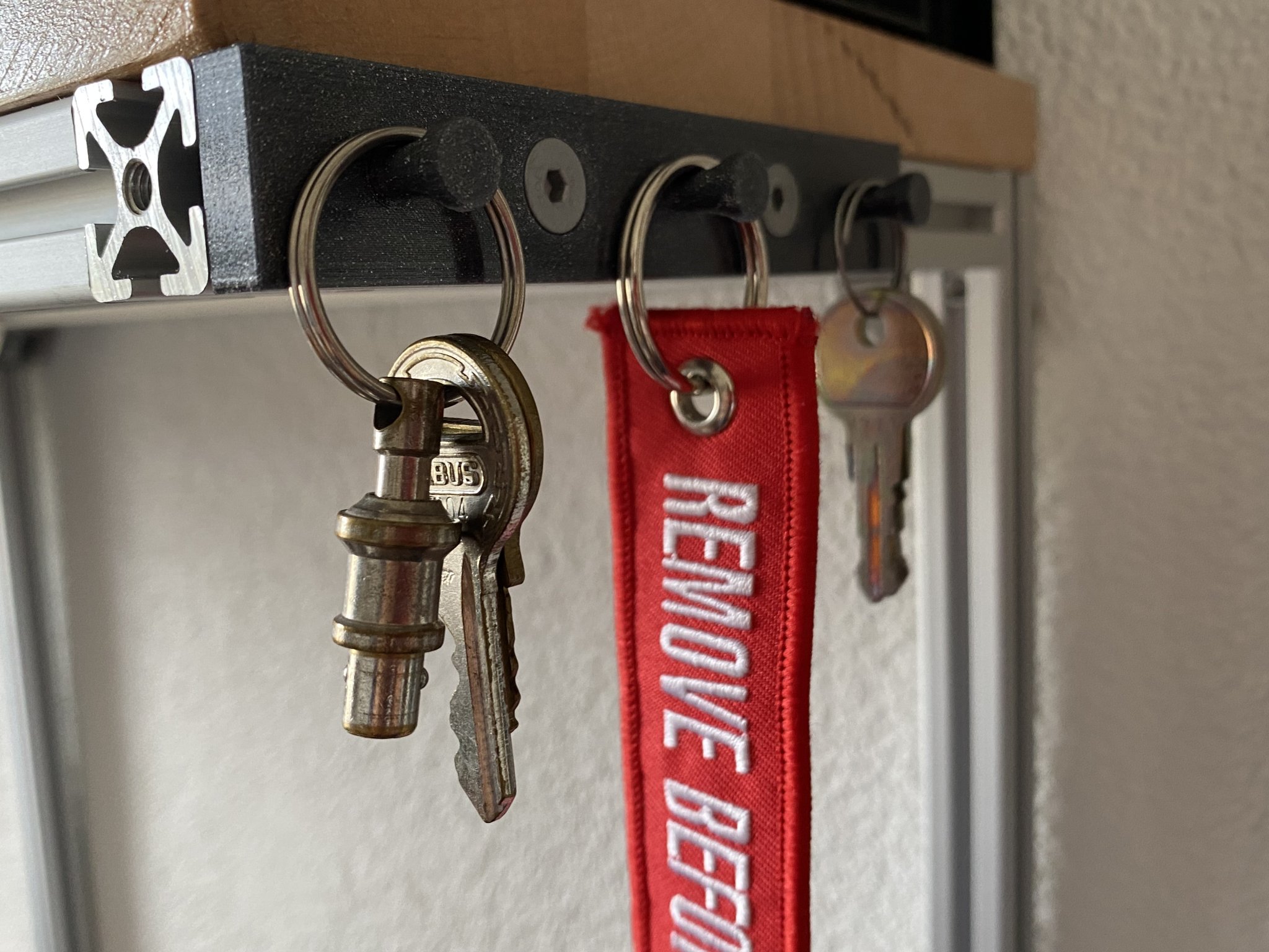 Giá đỡ chìa khóa đơn giản cho thanh nhôm 2020