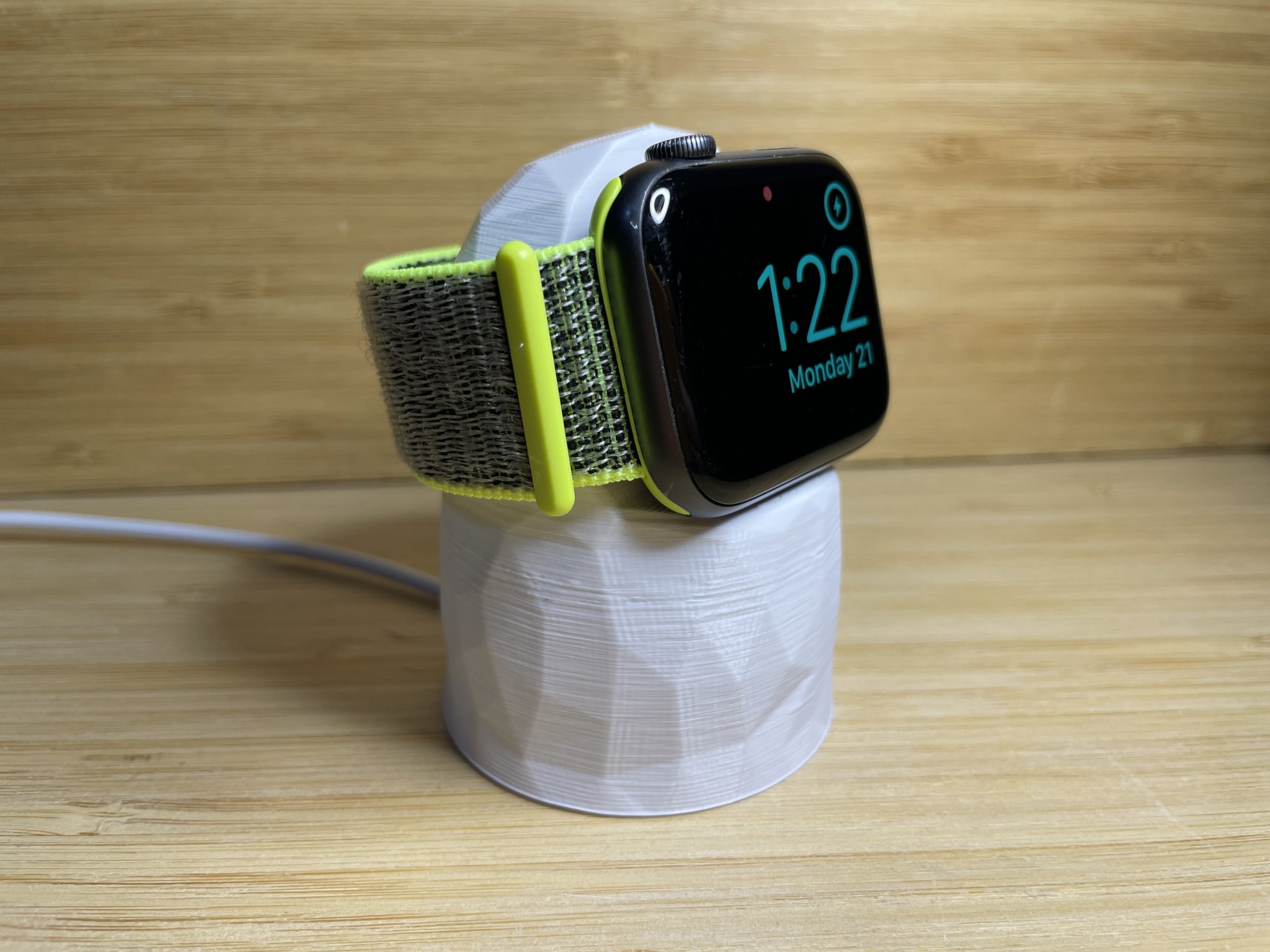 Giá đỡ sạc Apple Watch phong cách low poly