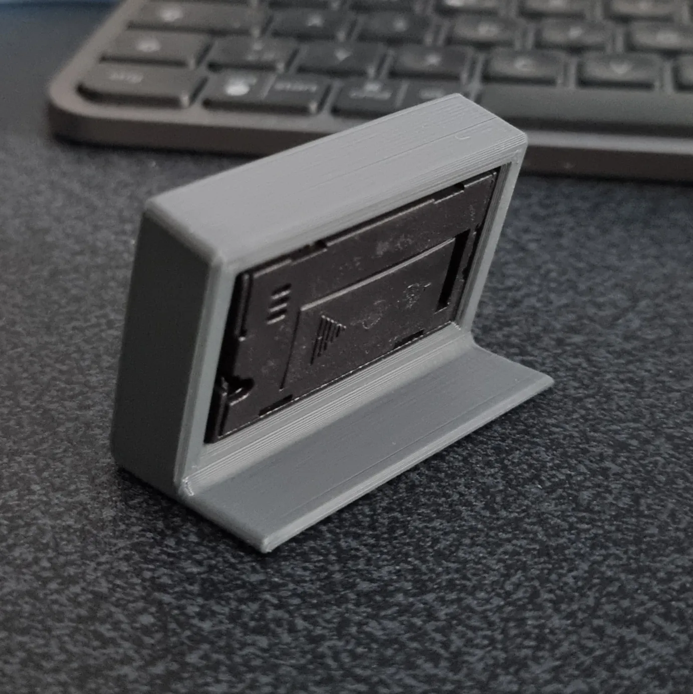 Giá đỡ cảm biến độ ẩm và nhiệt độ đơn giản