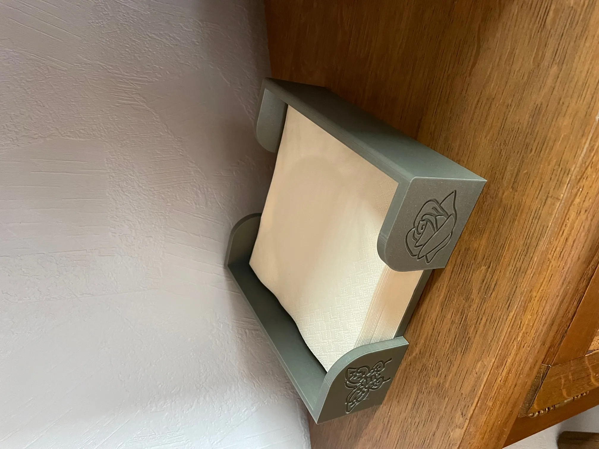 Giá đỡ khăn ăn hình bướm và hoa hồng 160mm x 160mm