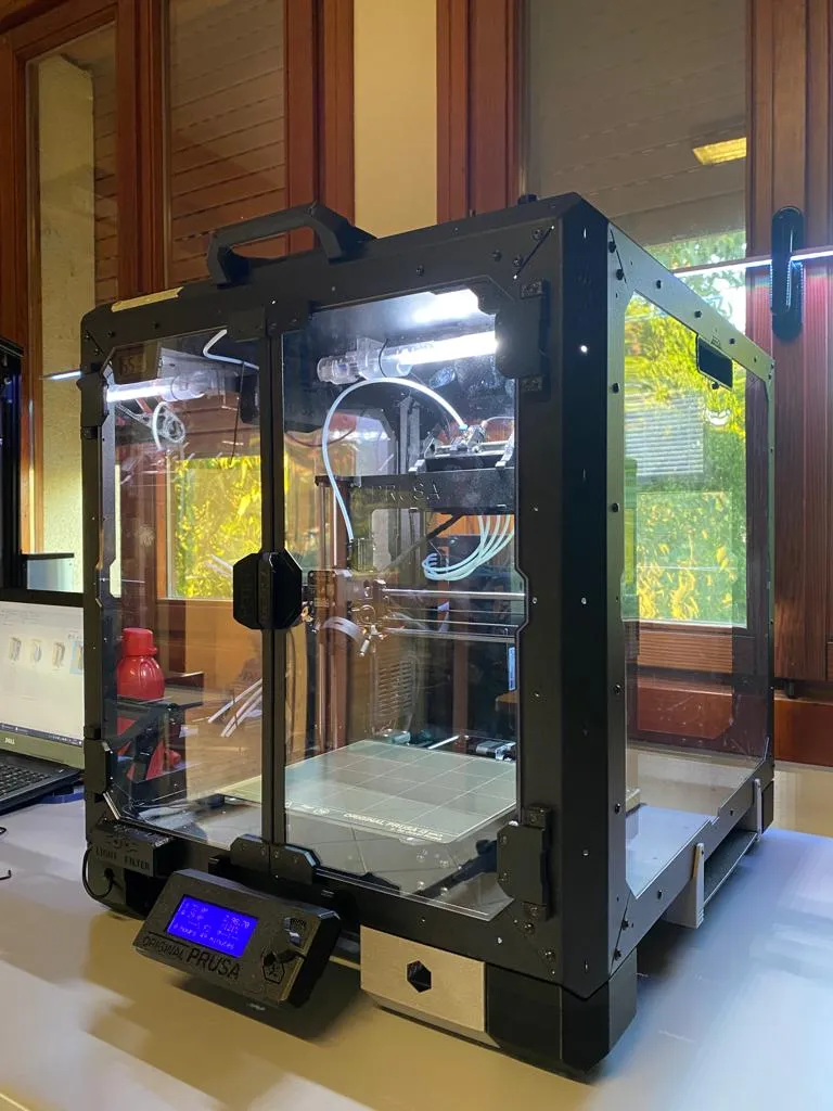 Chân và hộp dụng cụ cho máy in 3D Prusa