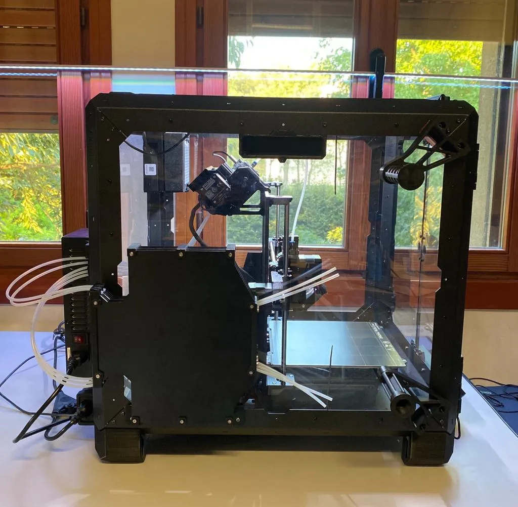 Chân và hộp dụng cụ cho máy in 3D Prusa