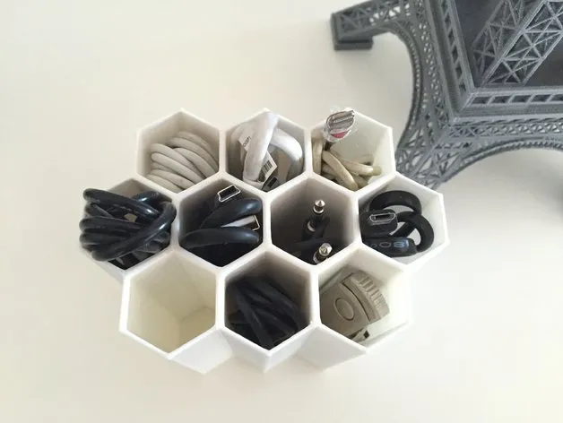 Giá đỡ cáp hình tổ ong cho bàn làm việc