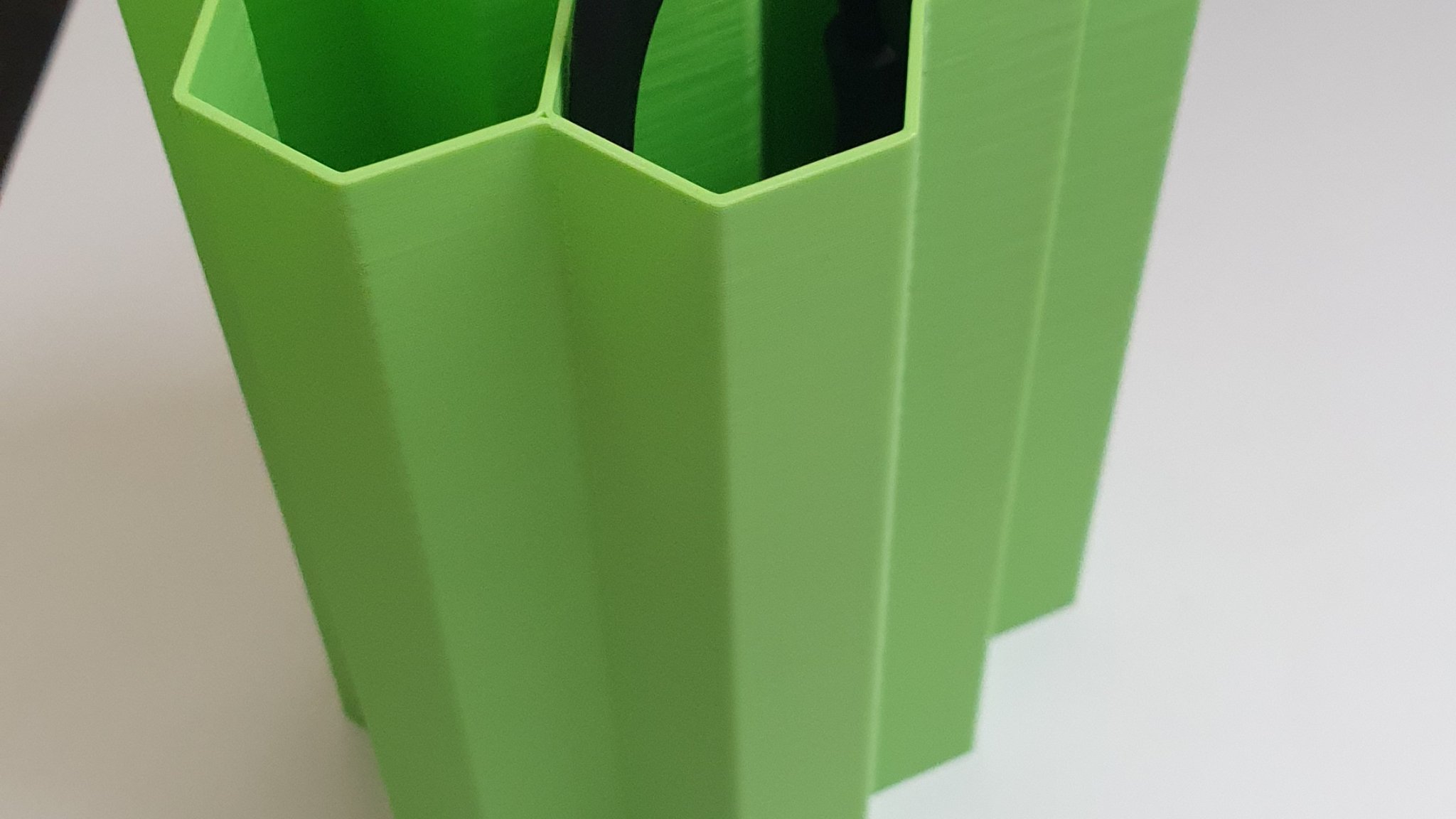 Quản lý cáp Hive lớn hơn cho không gian làm việc rộng rãi