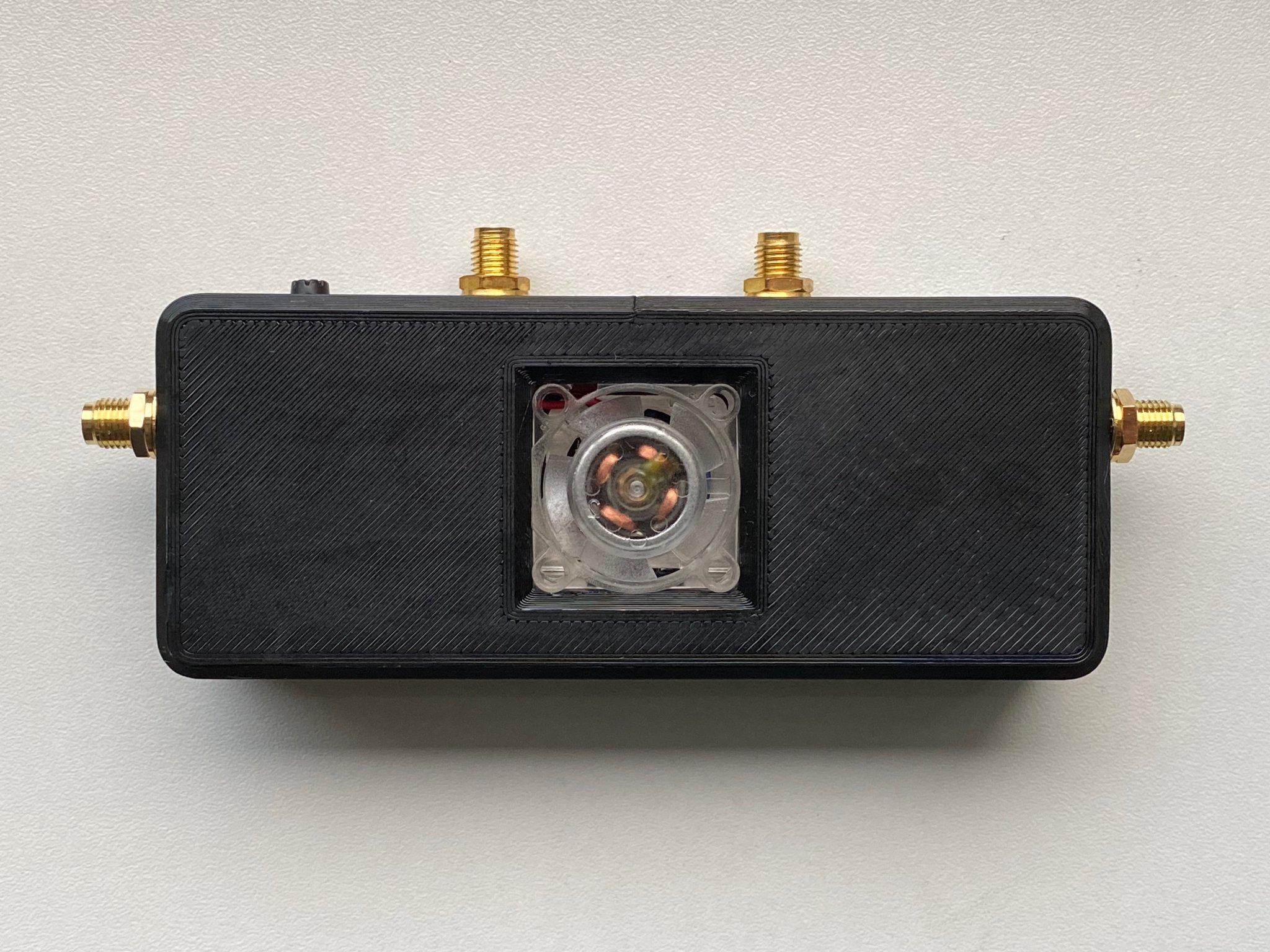 Bìa trước Walksnail VRX với cổng SMA hai bên