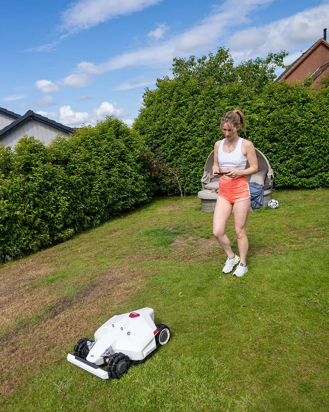 Giá đỡ tường cho ăng-ten RTK Mammotion Luba