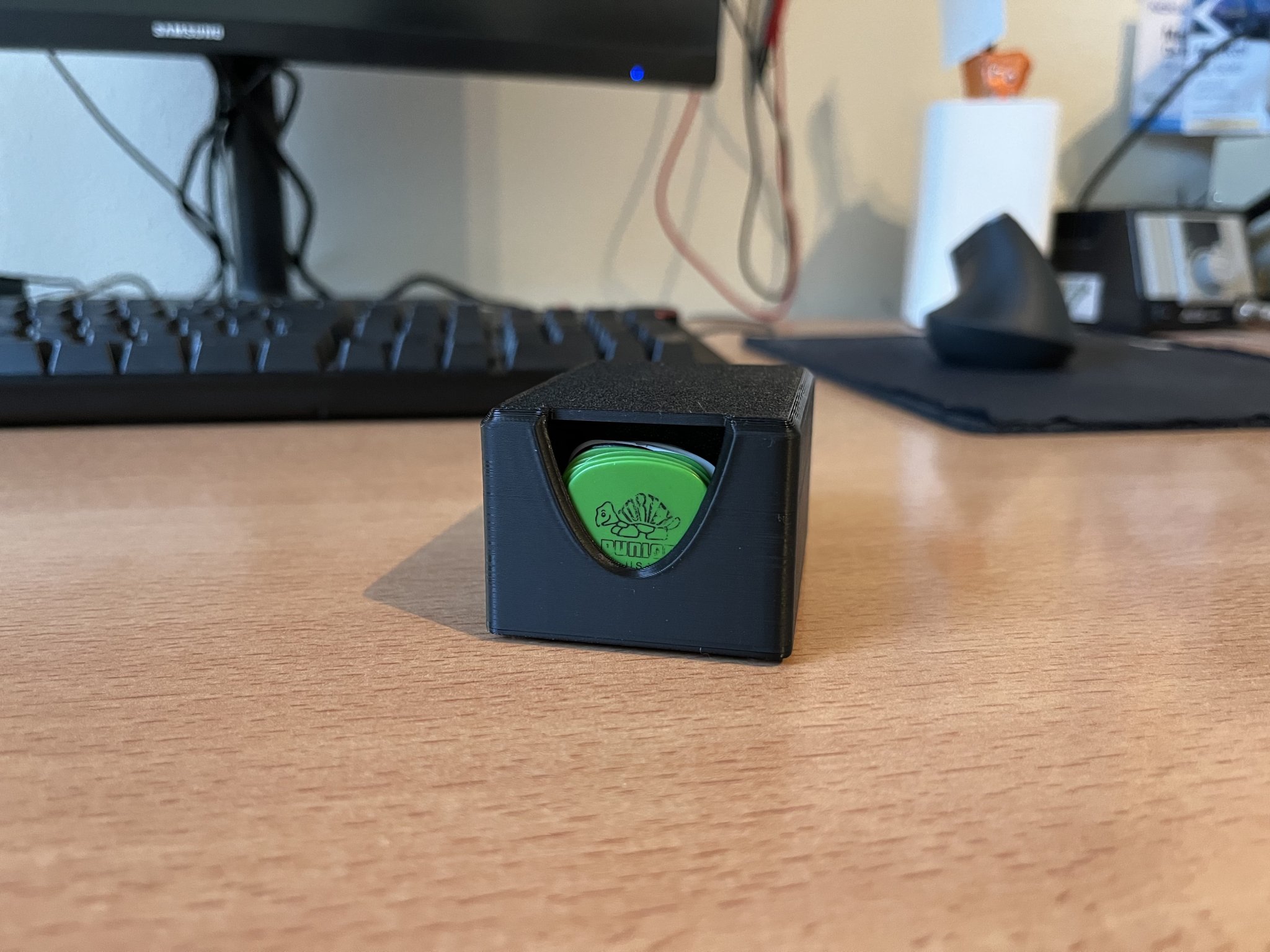 Giá đỡ nhặt đàn guitar nhỏ gọn cho bàn làm việc