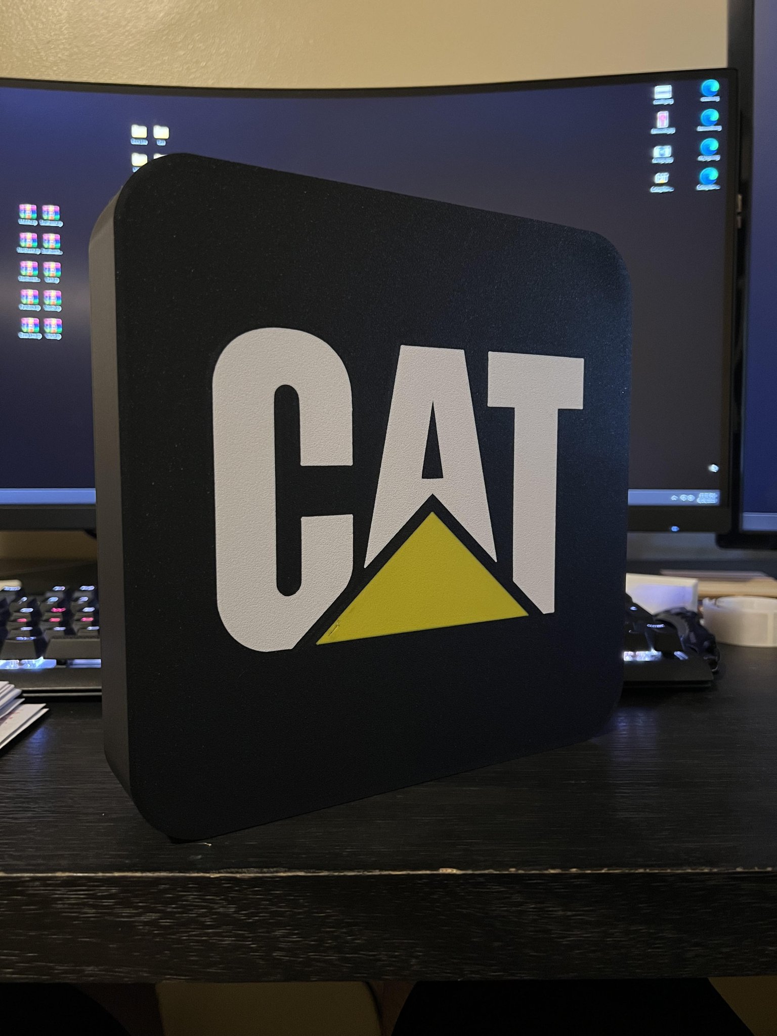 Biểu tượng mèo với thiết kế hộp chiếu sáng độc đáo