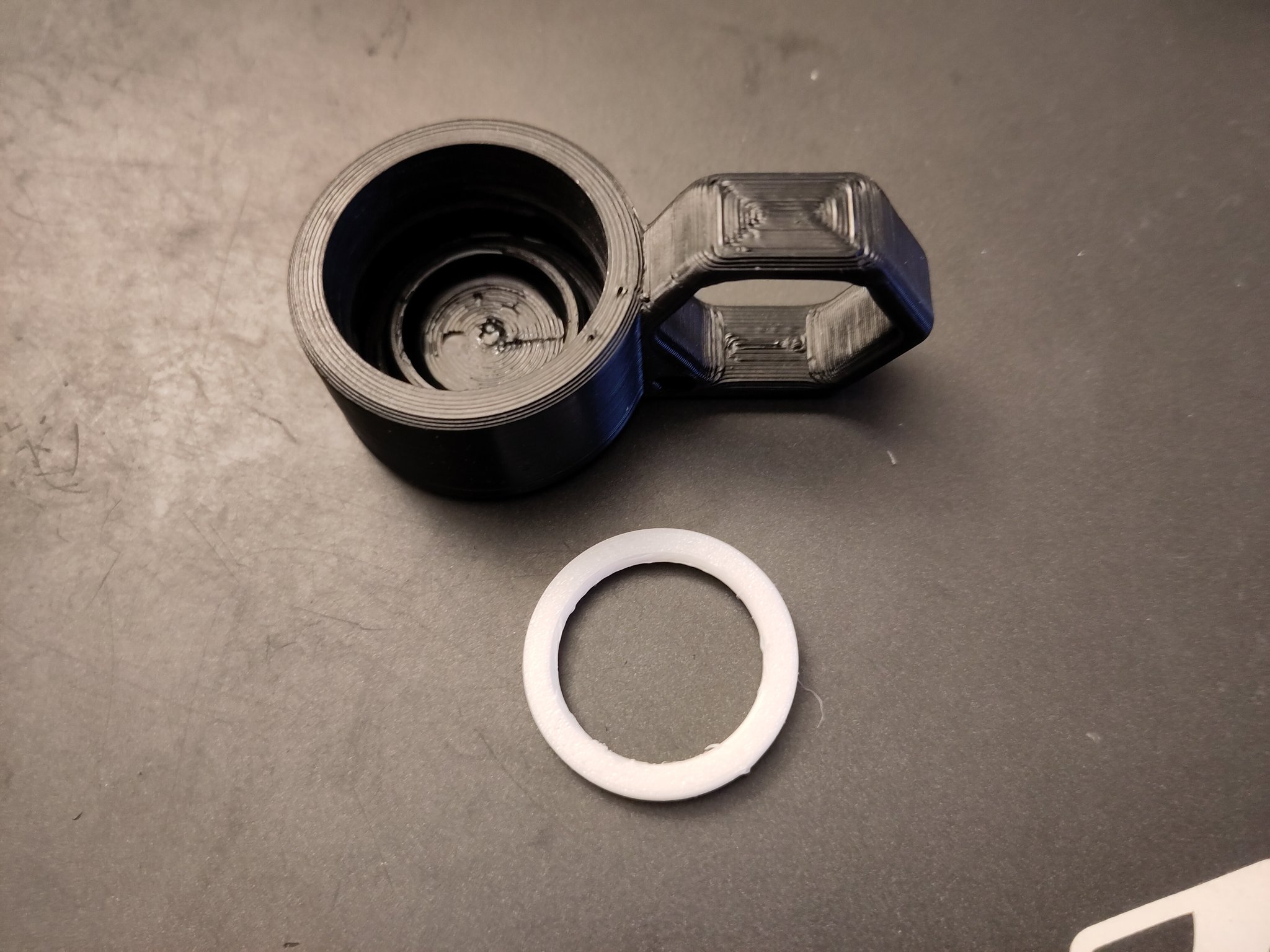 Nắp chai dopper với vòng và lỗ treo