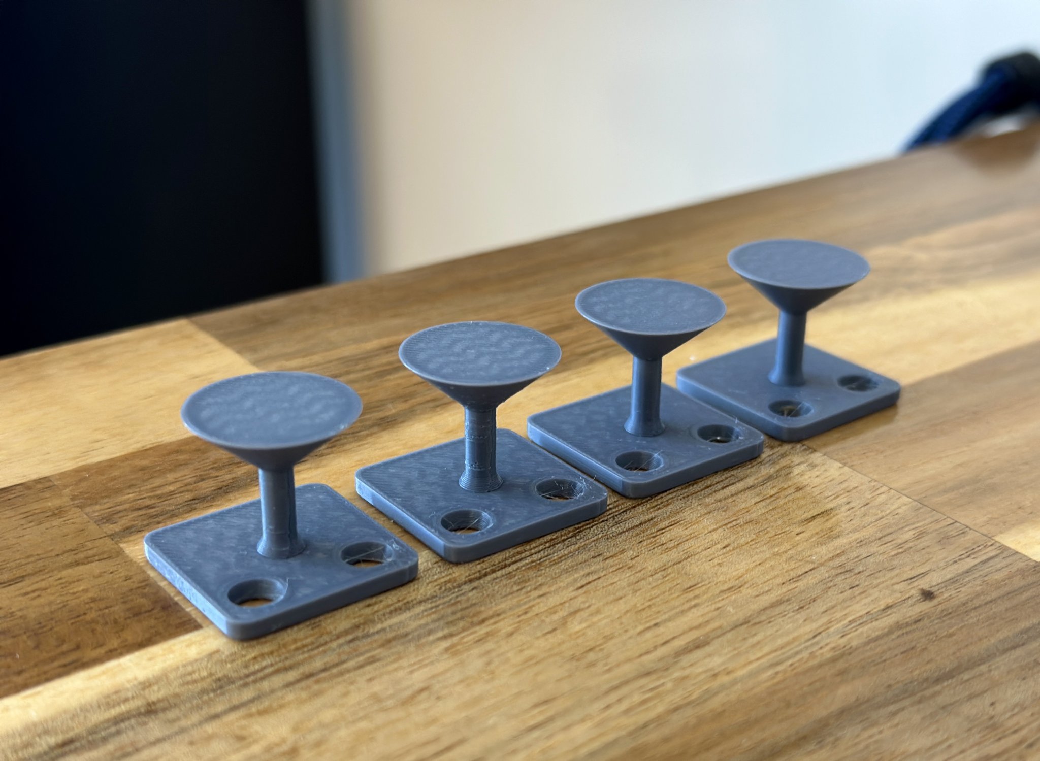 Giá treo cáp với lỗ gắn cho bàn làm việc