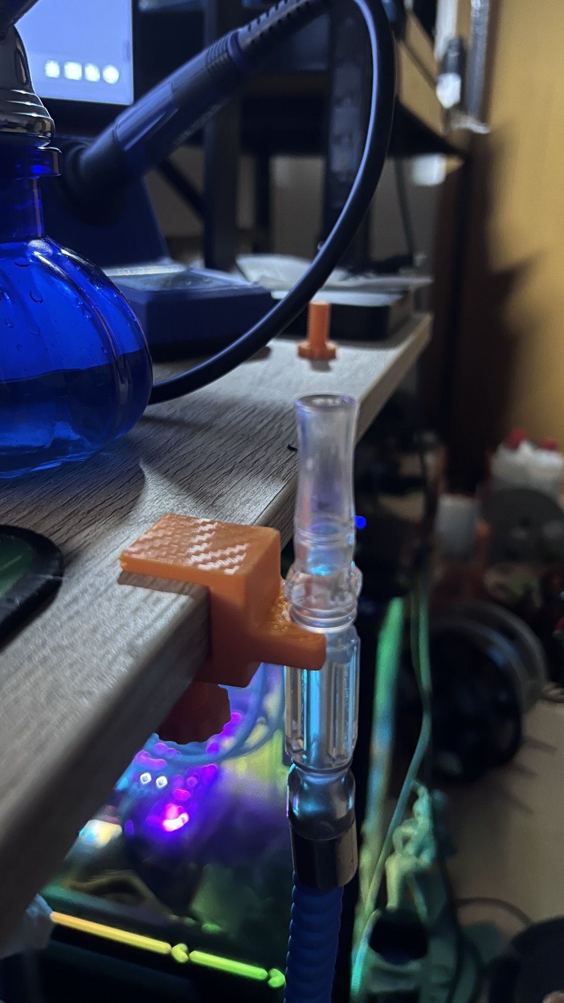 Giá đỡ ống shisha để bàn làm việc