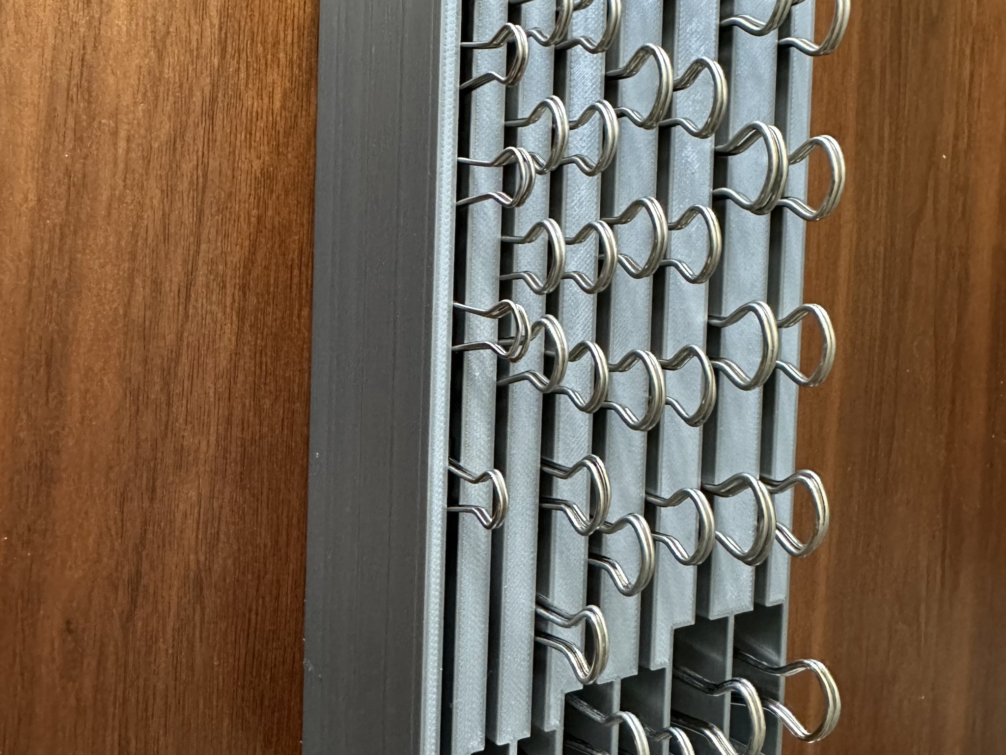 Giá đỡ kẹp giấy đa năng cho 4 kích thước khác nhau