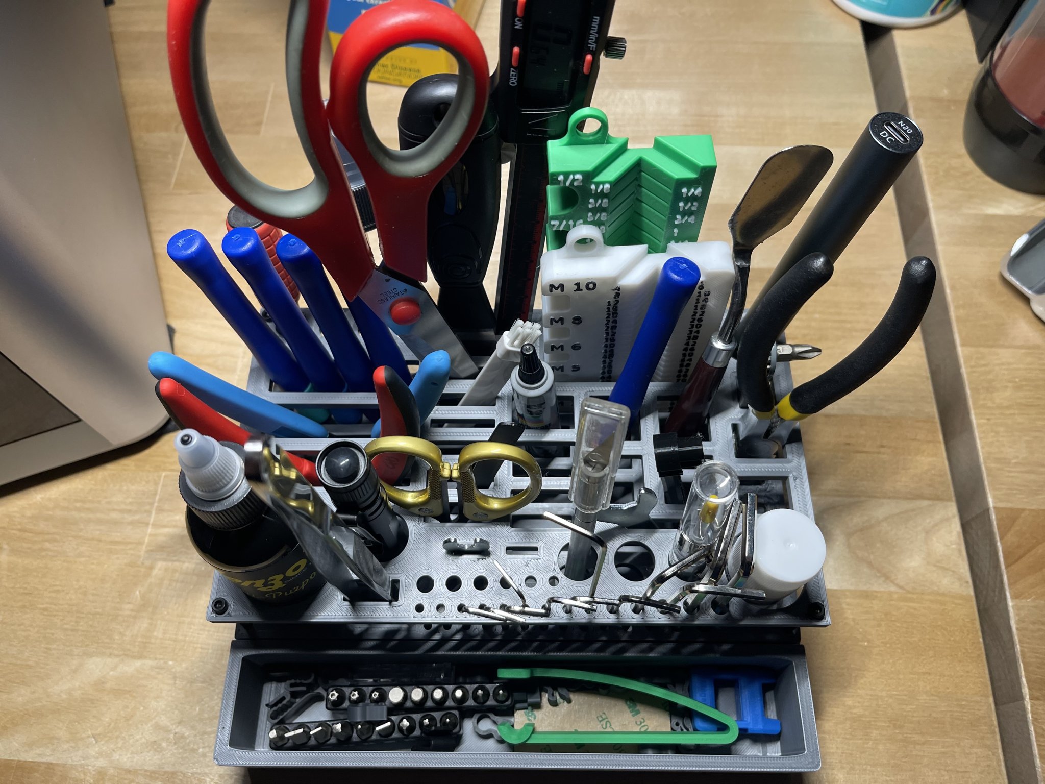 Giá đỡ công cụ in 3D cho bàn làm việc