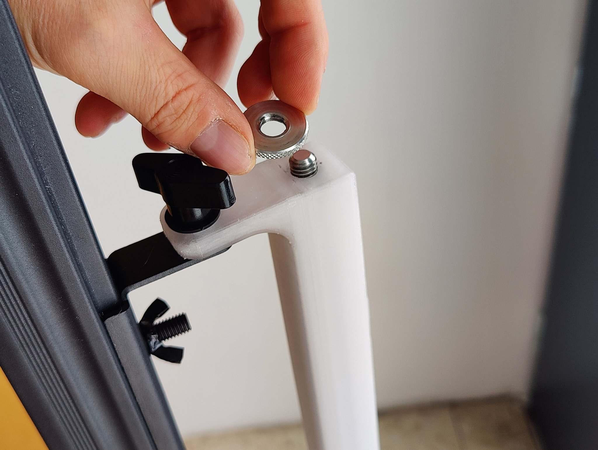 Giá đỡ đèn LED Showtec Pixelstrip 40 cho chân micro