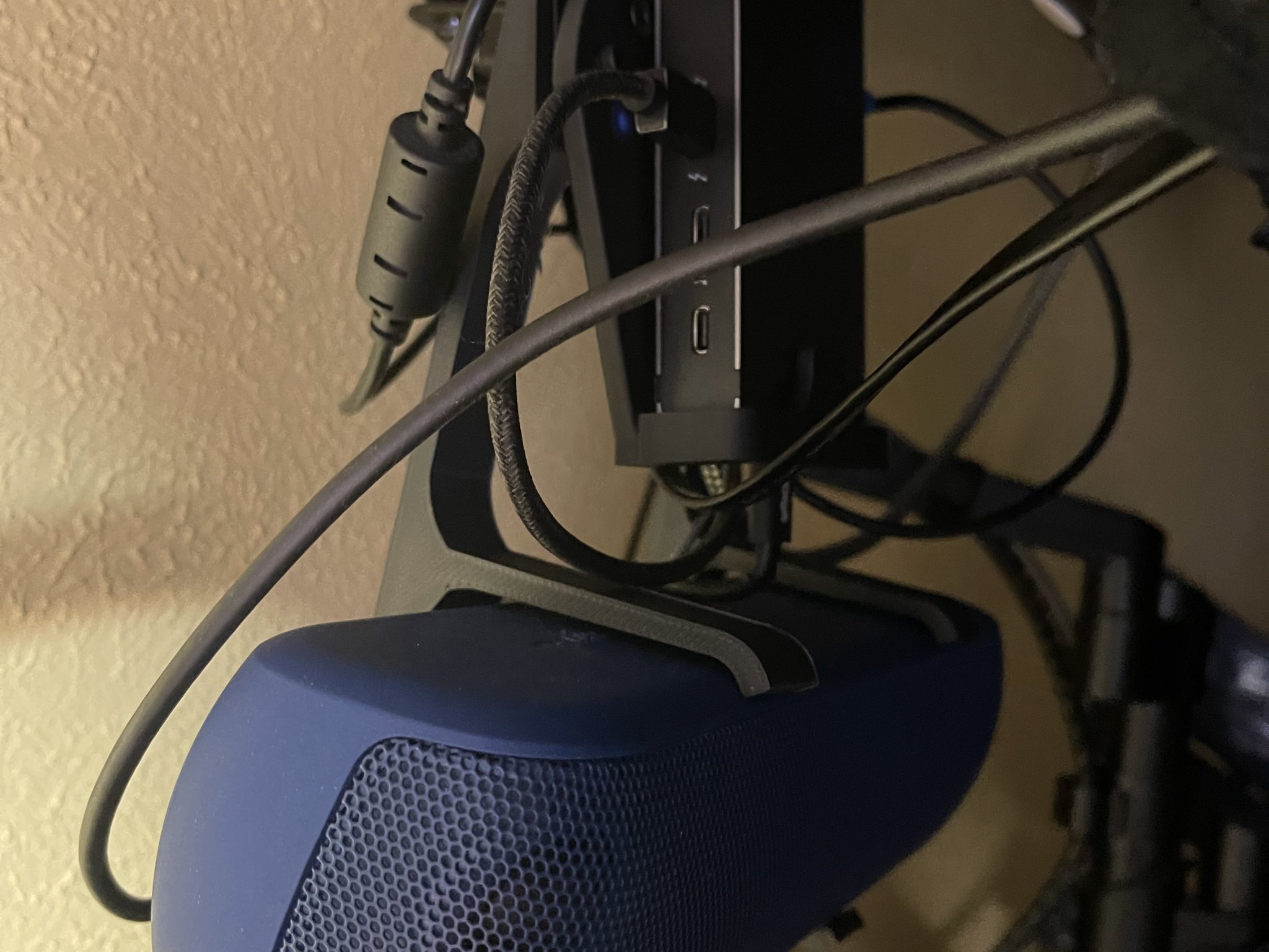 Giá đỡ loa Soundcore+ gắn trên giá VESA