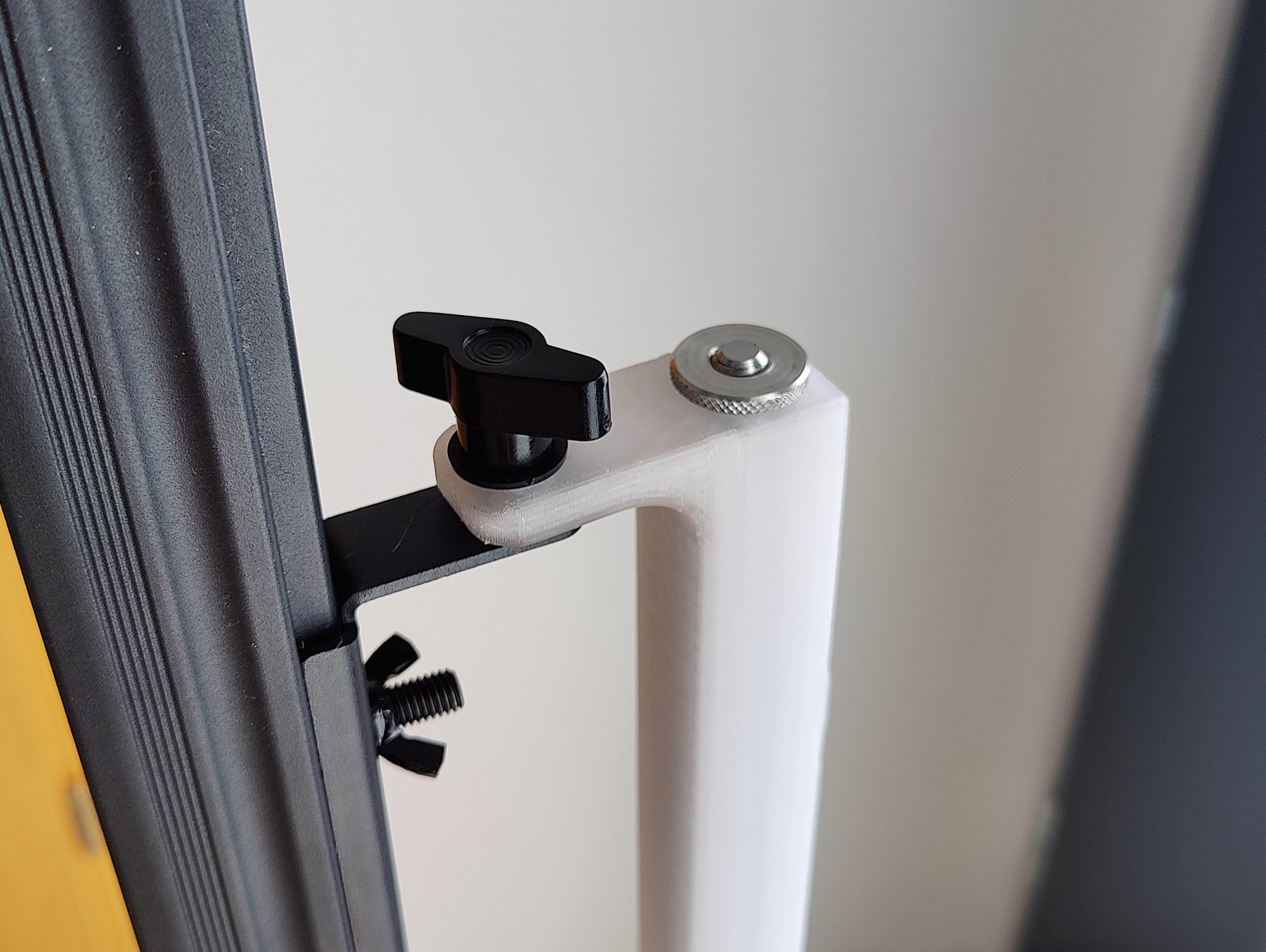 Giá đỡ đèn LED Showtec Pixelstrip 40 cho chân micro