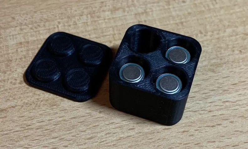 Hộp lưu trữ pin LR44 nhỏ gọn