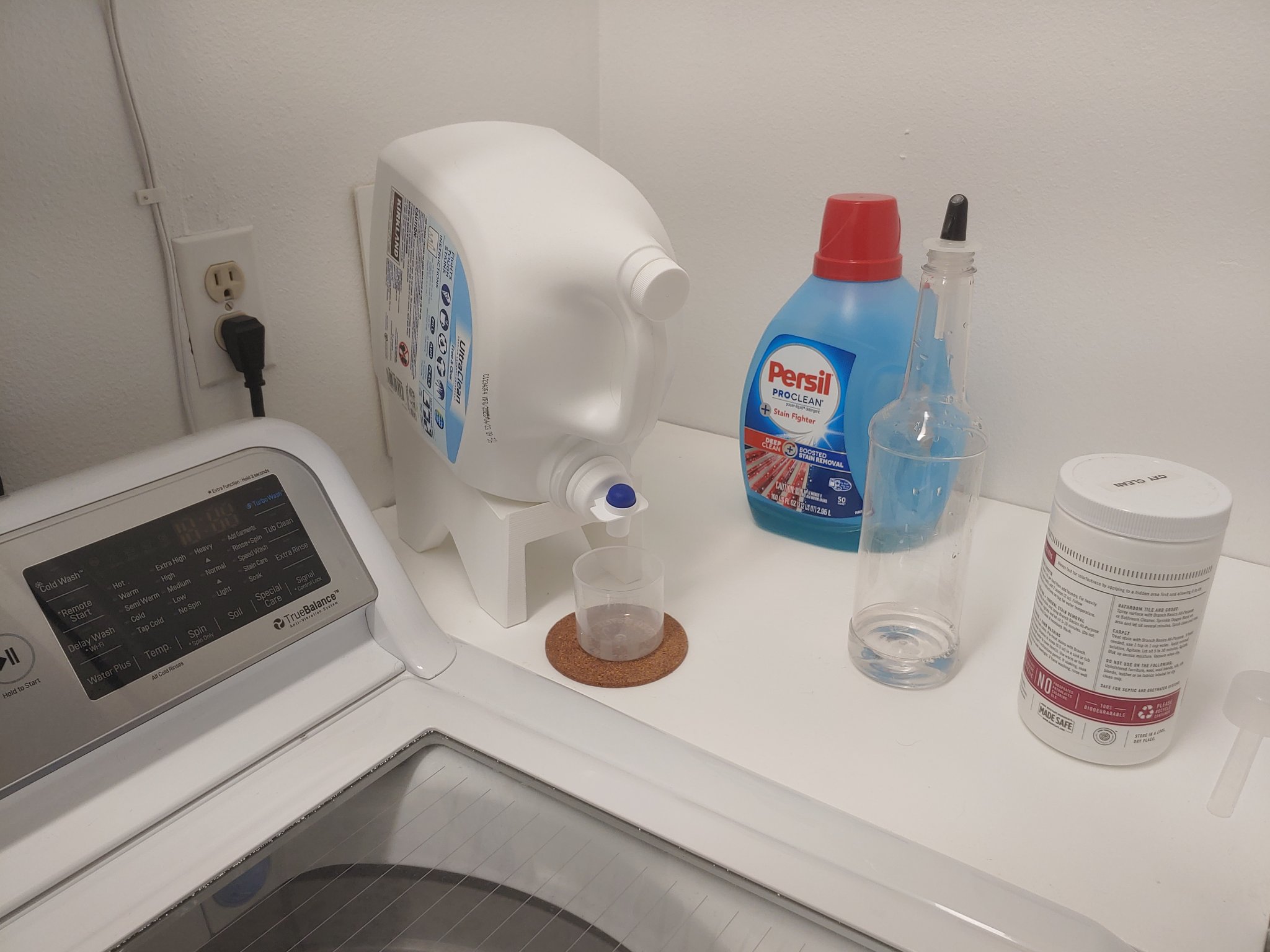 Giá đỡ xà phòng giặt dạng nghiêng cho gia đình