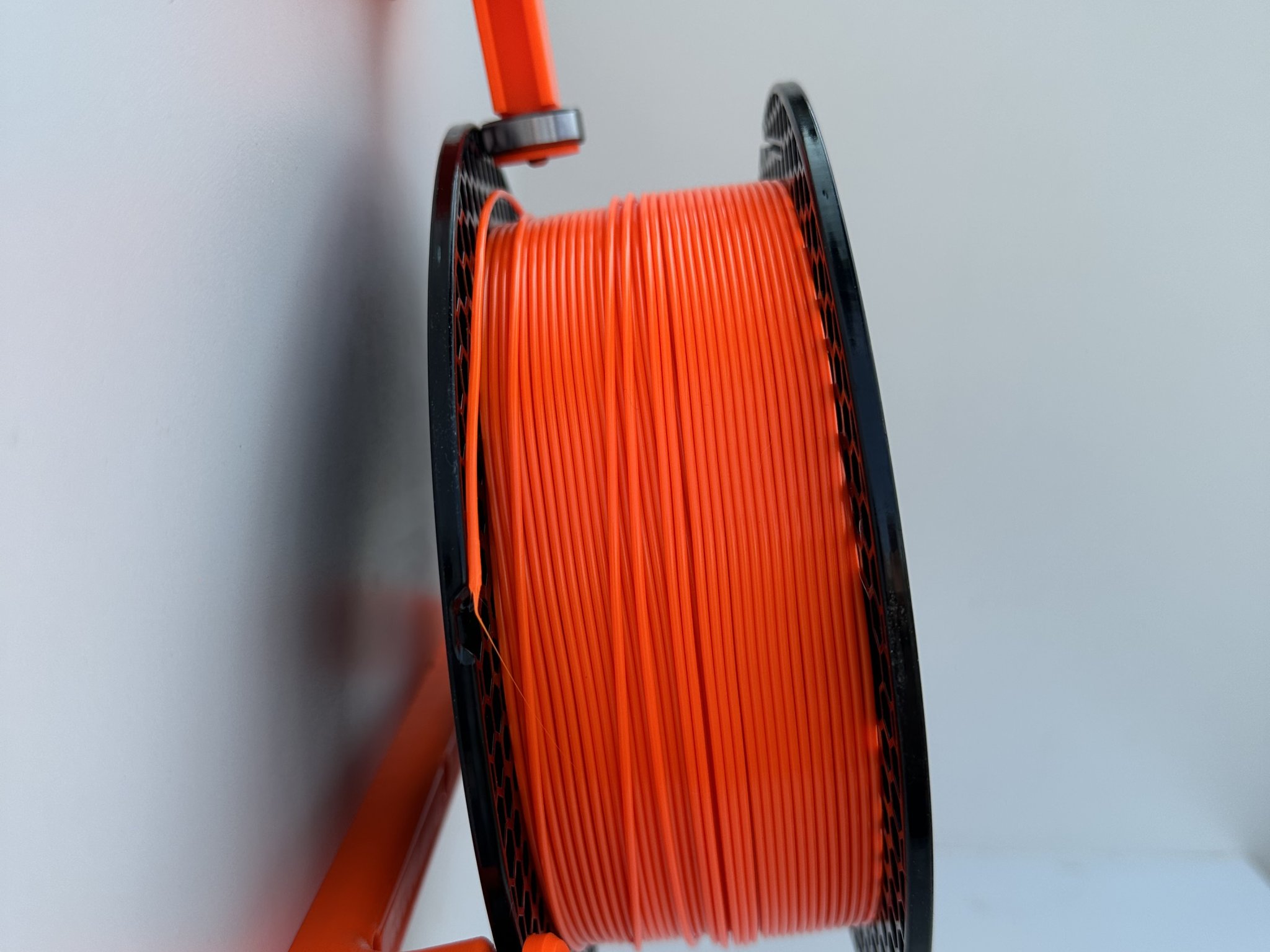 Hệ thống giá đỡ cuộn một mặt cho tường hoặc vỏ máy in 3D