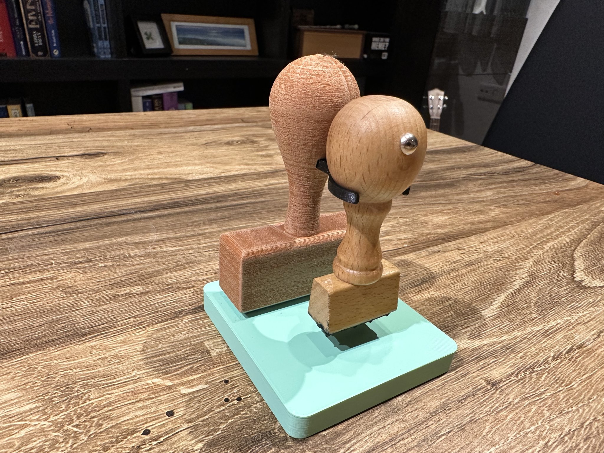 Giá đỡ con dấu cao su hình con dấu