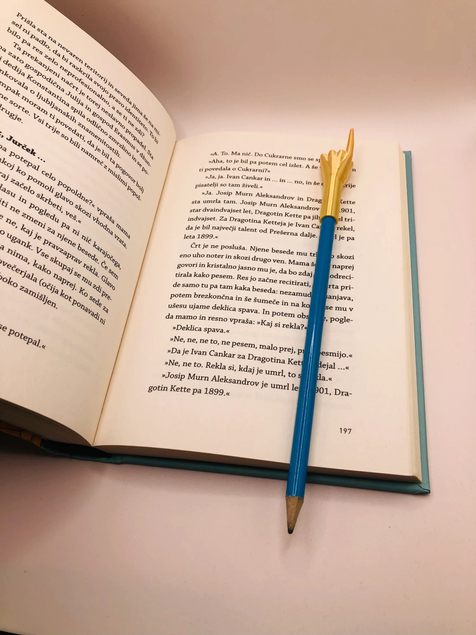 Bút chì đỉnh cao giúp tập trung cho trẻ em khi đọc sách