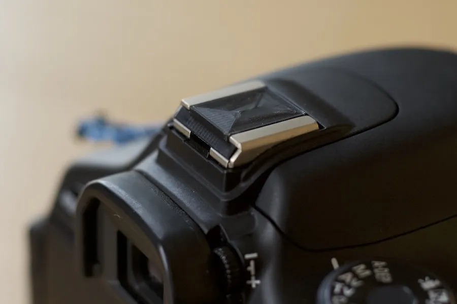 Nắp đậy hot shoe cho máy ảnh Canon EOS