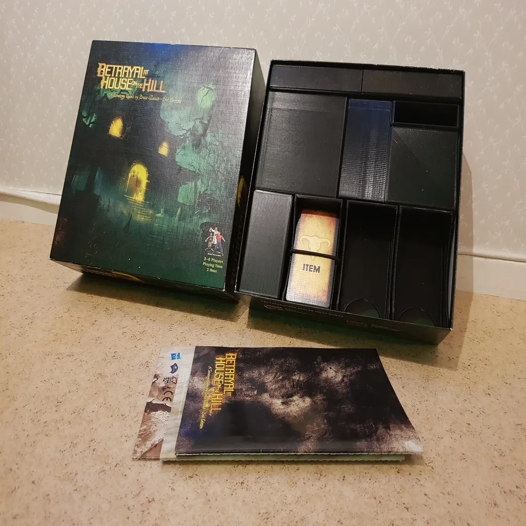 Hộp inlay cho trò chơi "Betrayal at House on the Hill
