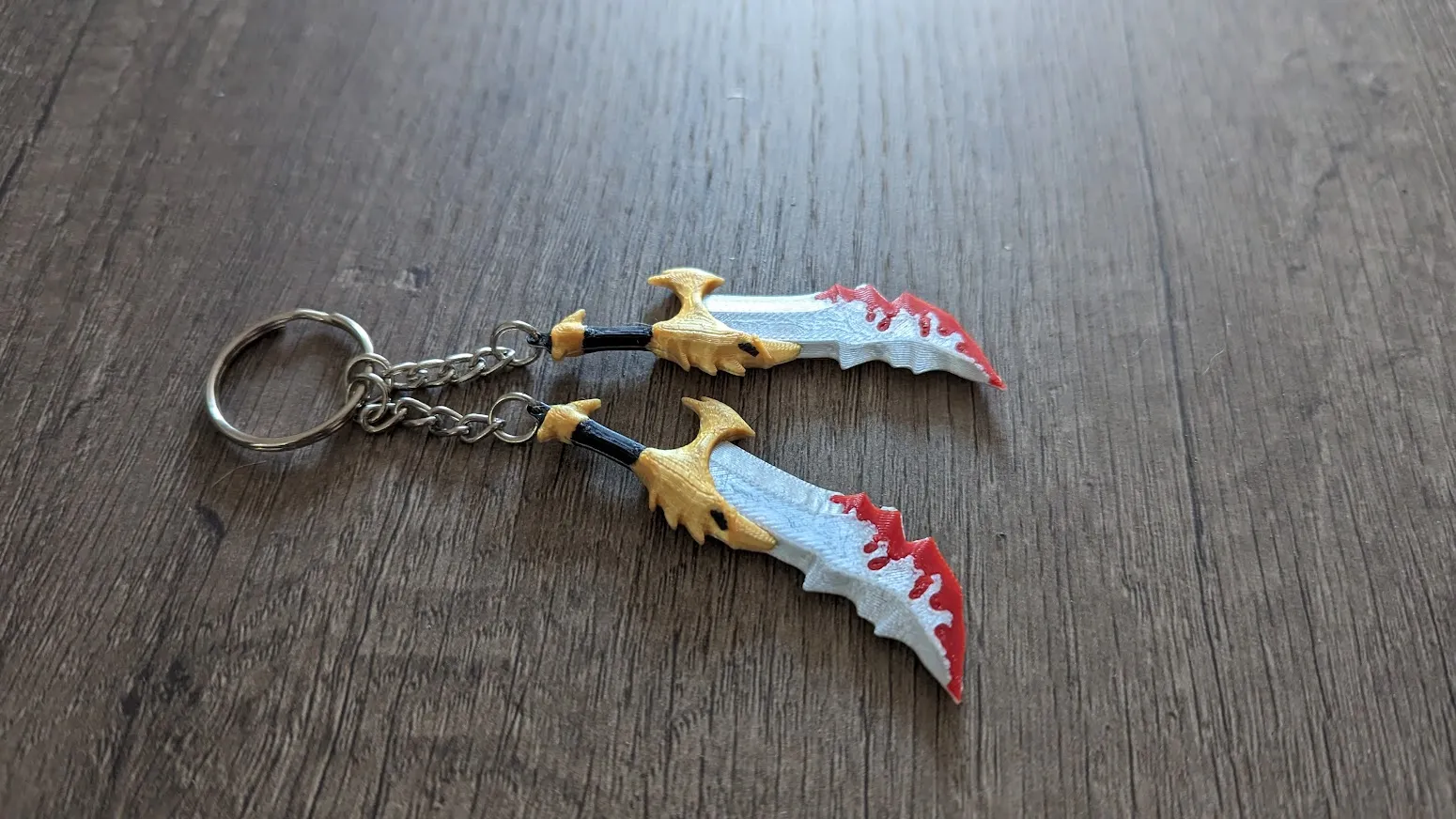 Móc khóa Blades of Chaos đa màu sắc - Thần chiến tranh