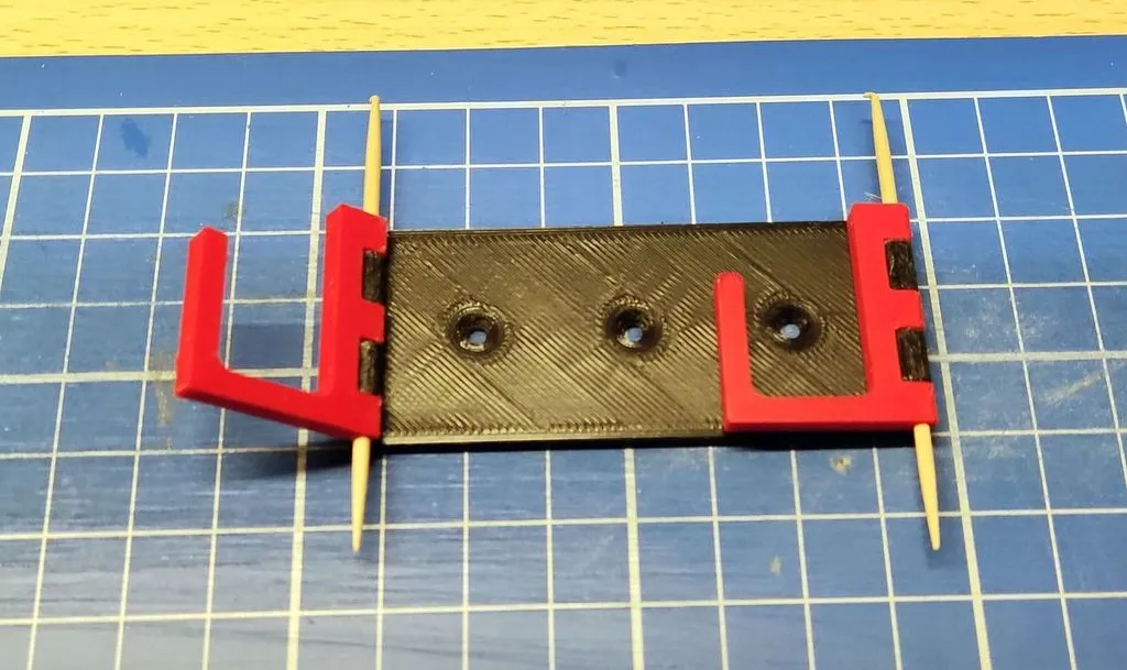 Giá đỡ điện thoại gắn tường tiện lợi