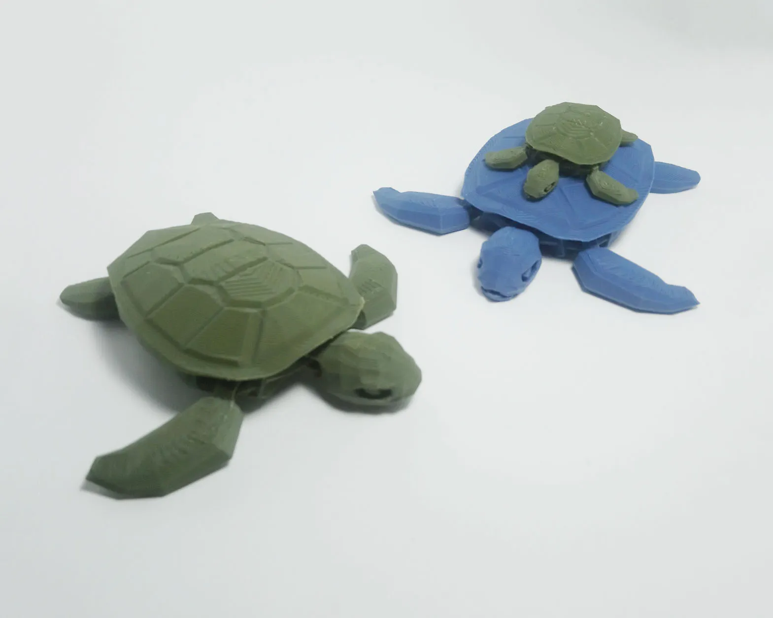 Rùa biển linh hoạt với kích thước 10.3 cm