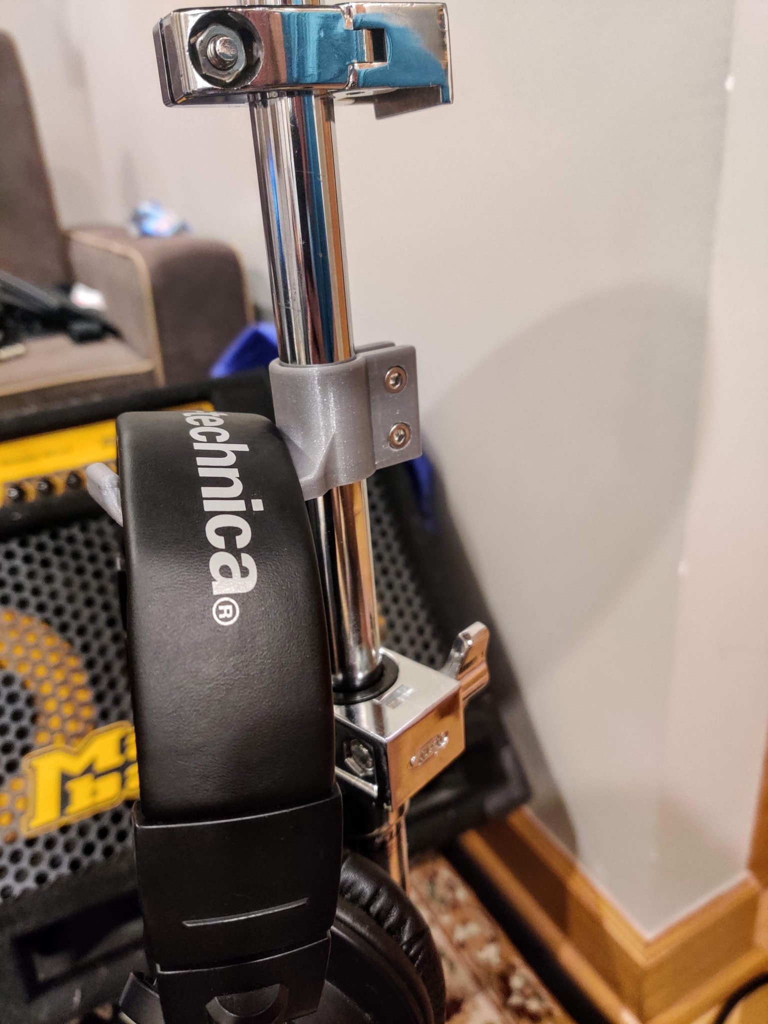 Giá đỡ tai nghe gắn vào chân trống hoặc cymbal 19mm