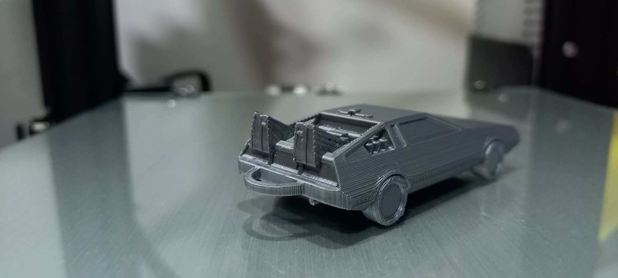 Chìa khóa Delorean in place từ phim Trở Về Tương Lai