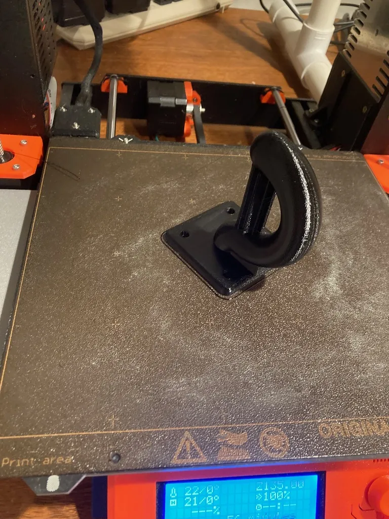 Móc treo vòi nước tưới cây gắn vào cột 4x4