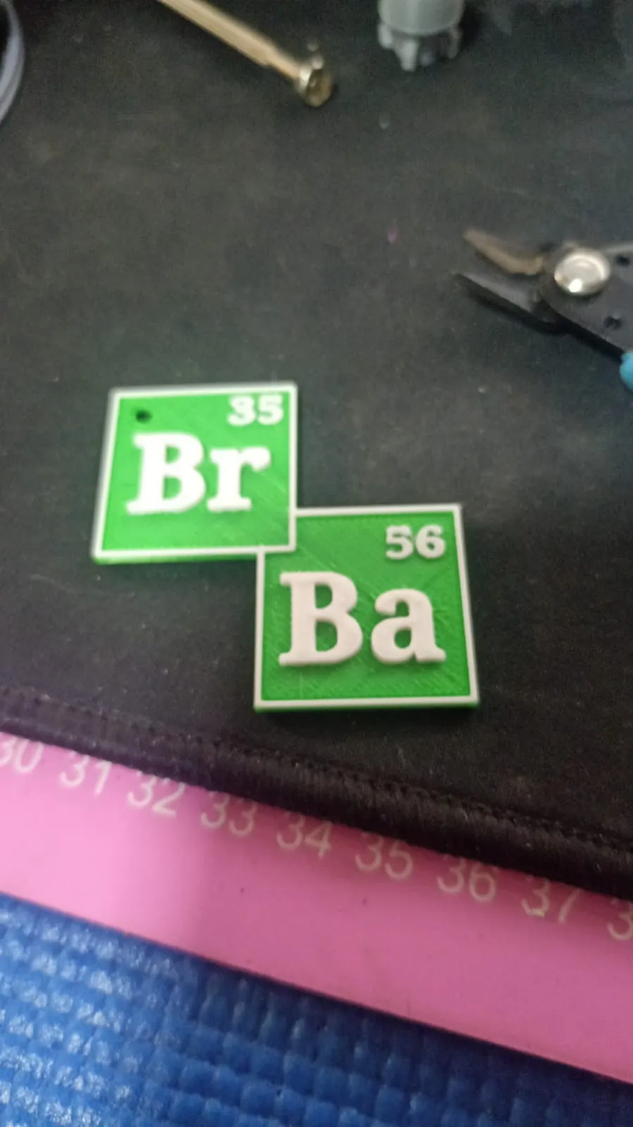 Móc khóa Breaking Bad in 3D với màu sắc tùy chỉnh