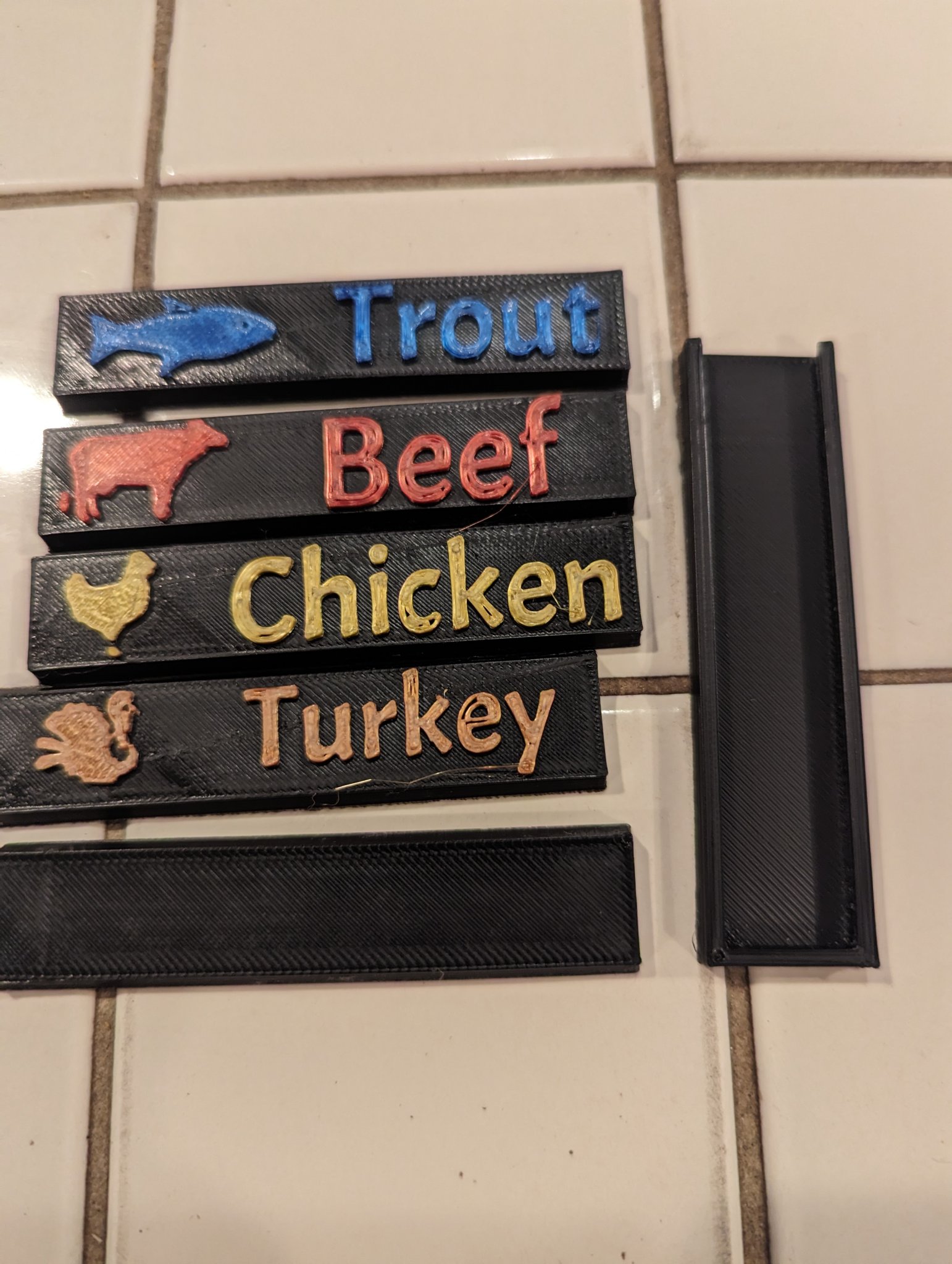 Nhãn dán thay thế cho hộp đựng đồ trong gia đình