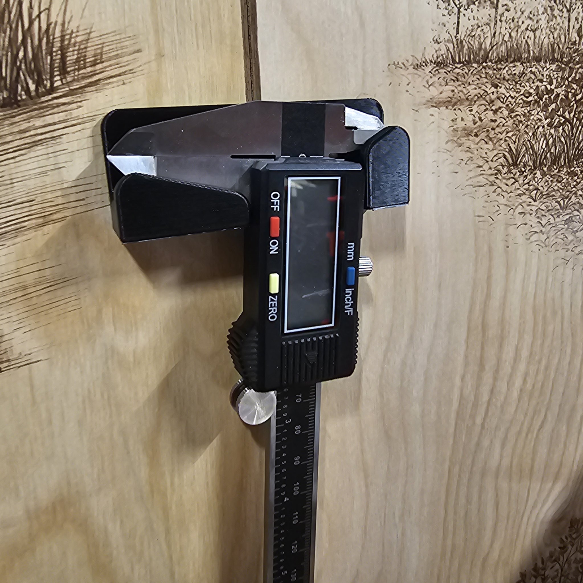 Giá đỡ thước kẹp với lỗ vít #6