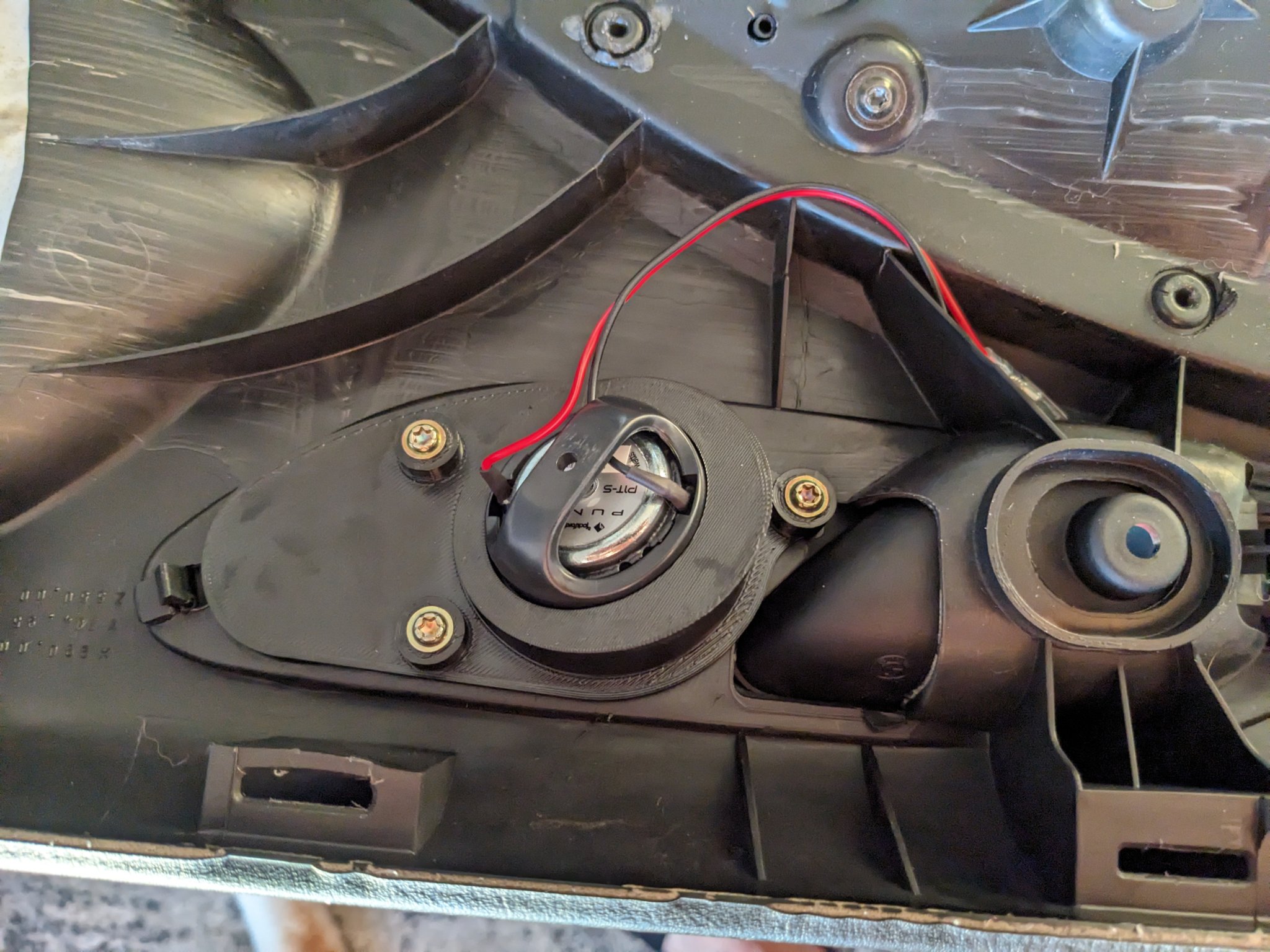 Giá đỡ loa cho BMW E46 convertible/coupe (165mm + 44mm)