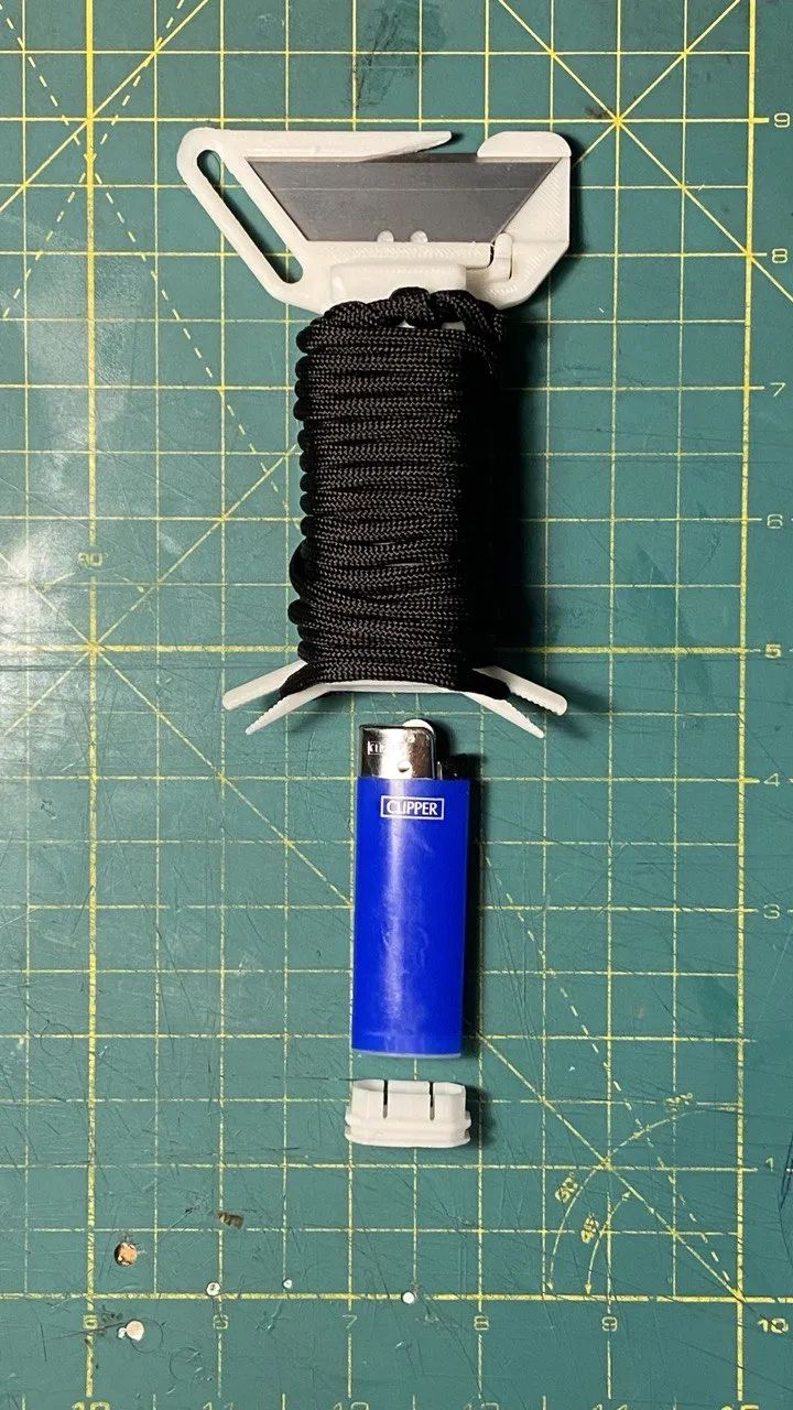 Cuộn dây đa năng với ngăn chứa dao utility và bật lửa