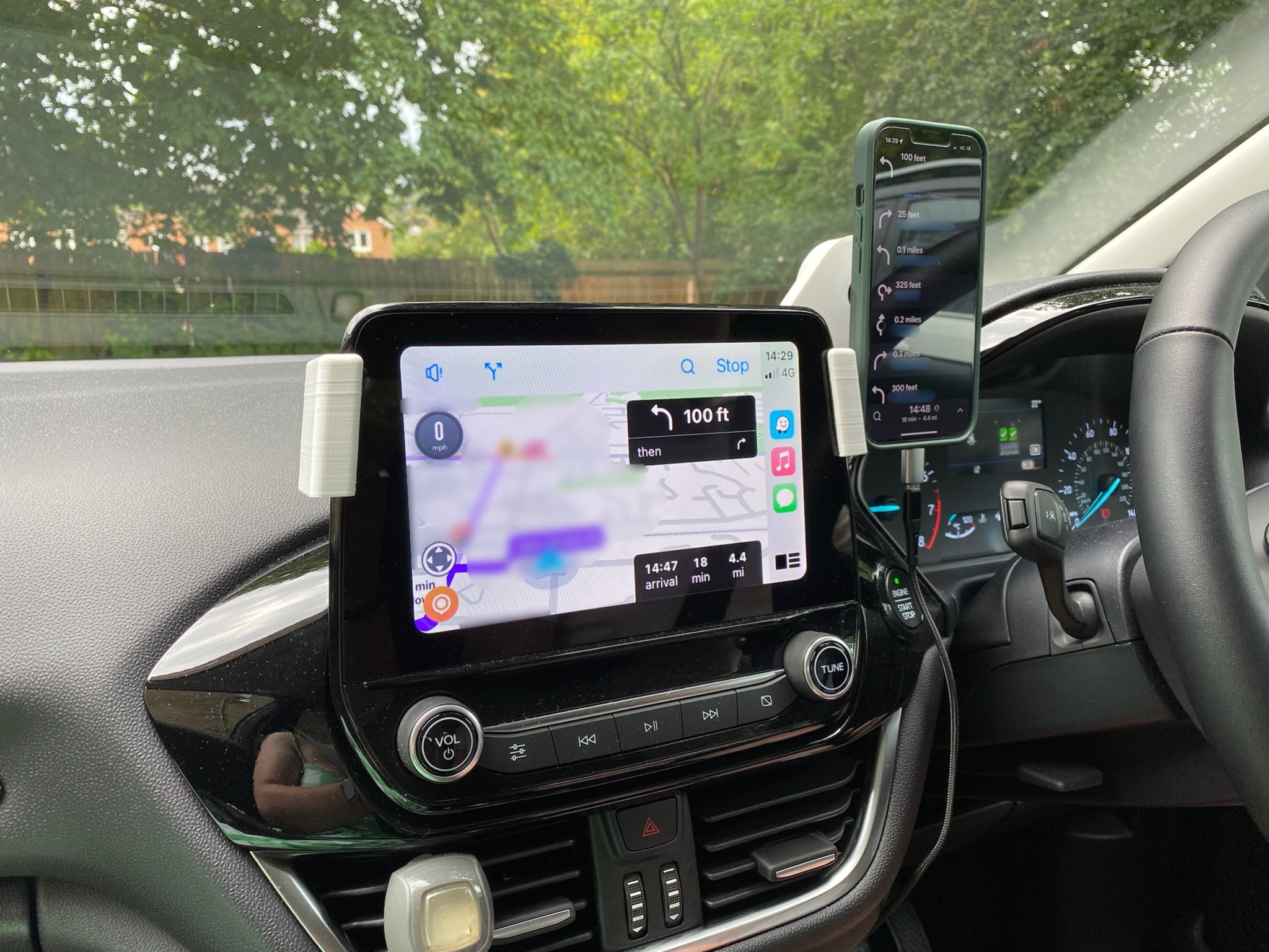 Giá đỡ điện thoại gắn màn hình Ford Fiesta Mk7/Mk8