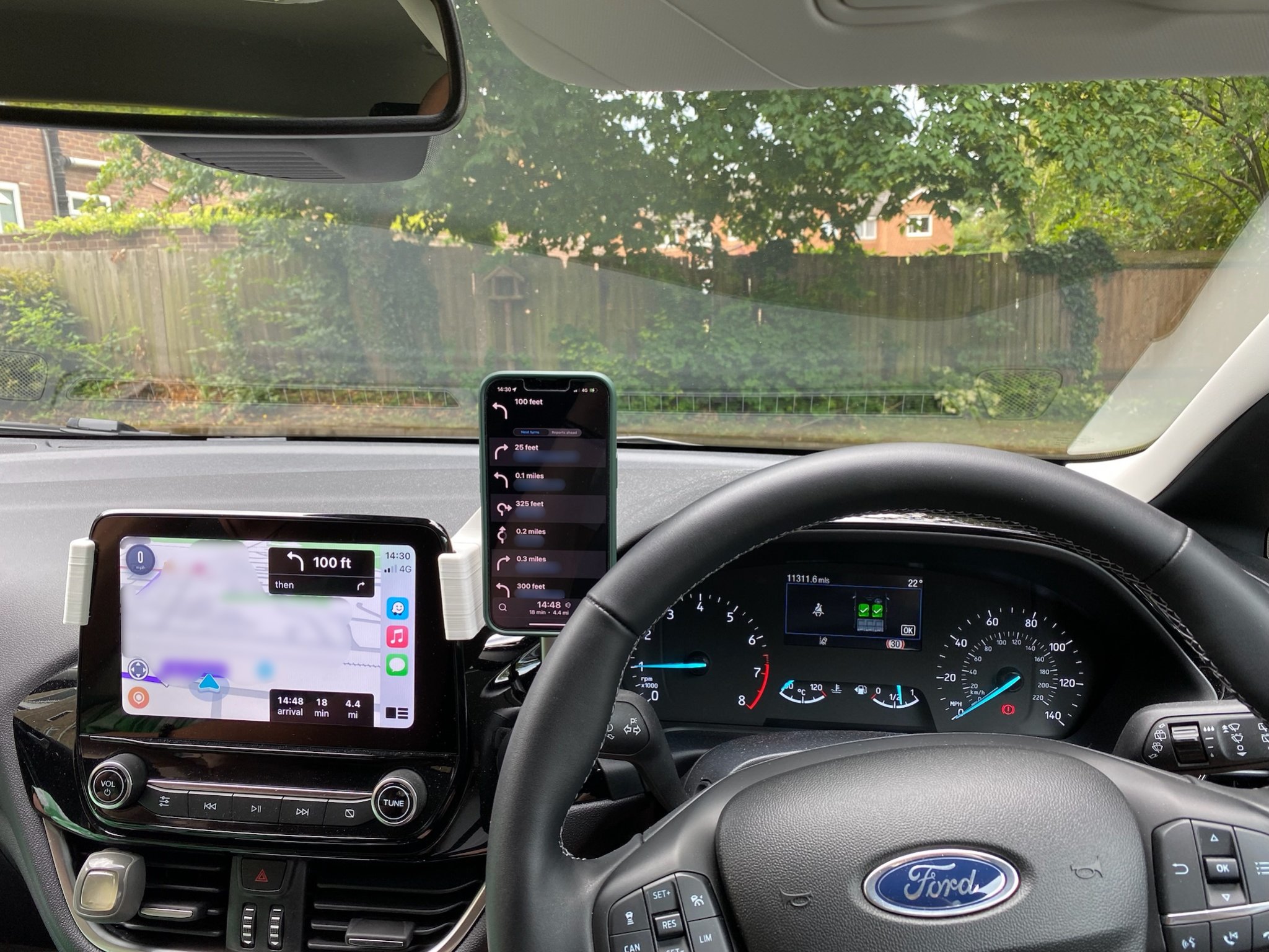 Giá đỡ điện thoại gắn màn hình Ford Fiesta Mk7/Mk8