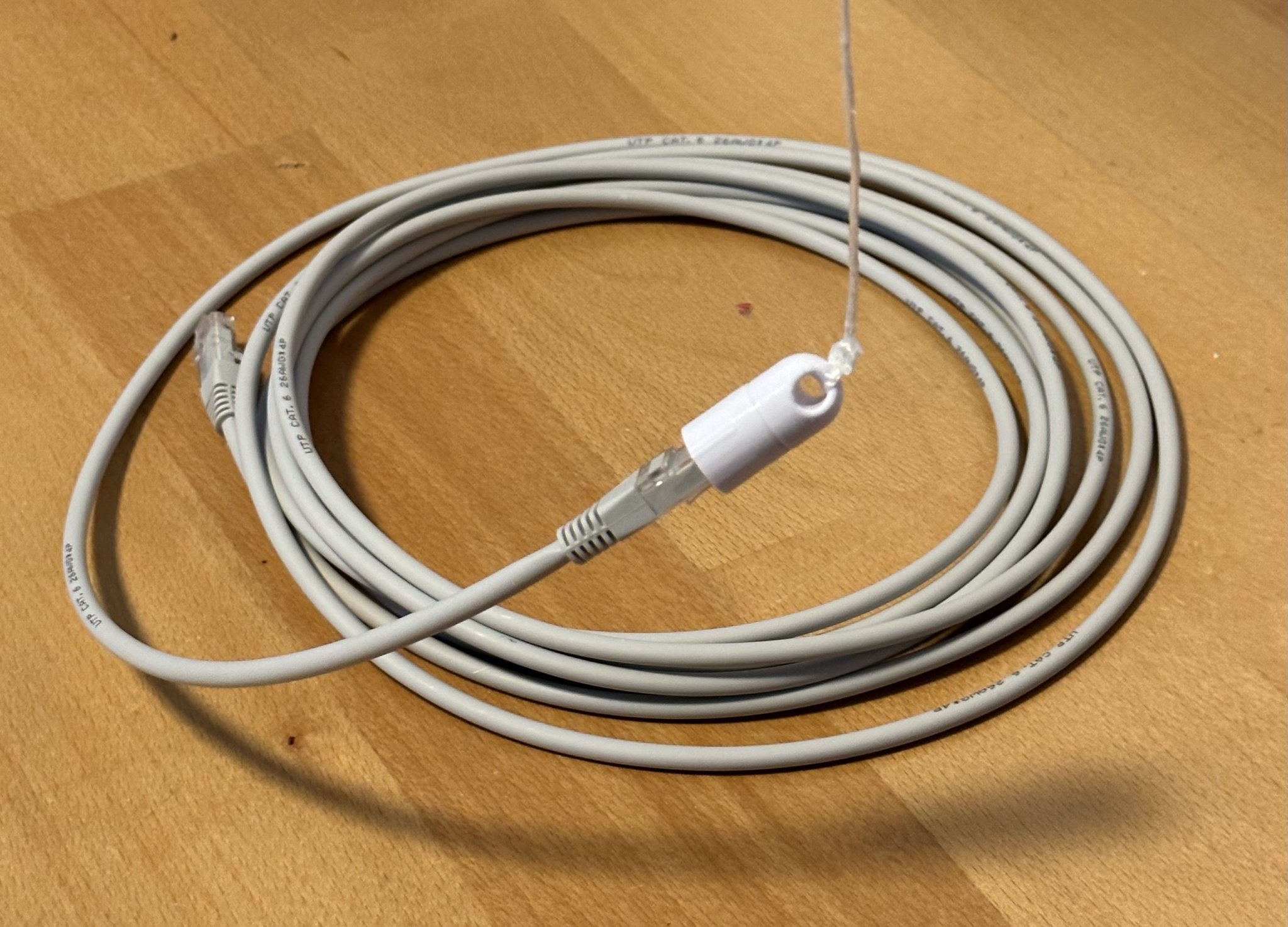 Kéo cáp với khe nam châm và bộ chuyển đổi RJ45