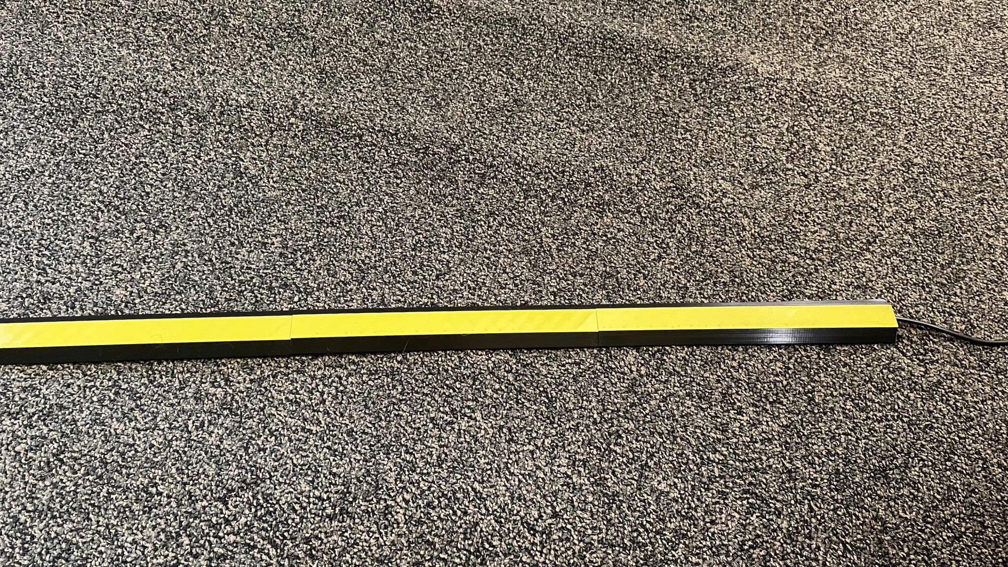 Bộ che dây cáp bảo vệ sàn dài 250mm