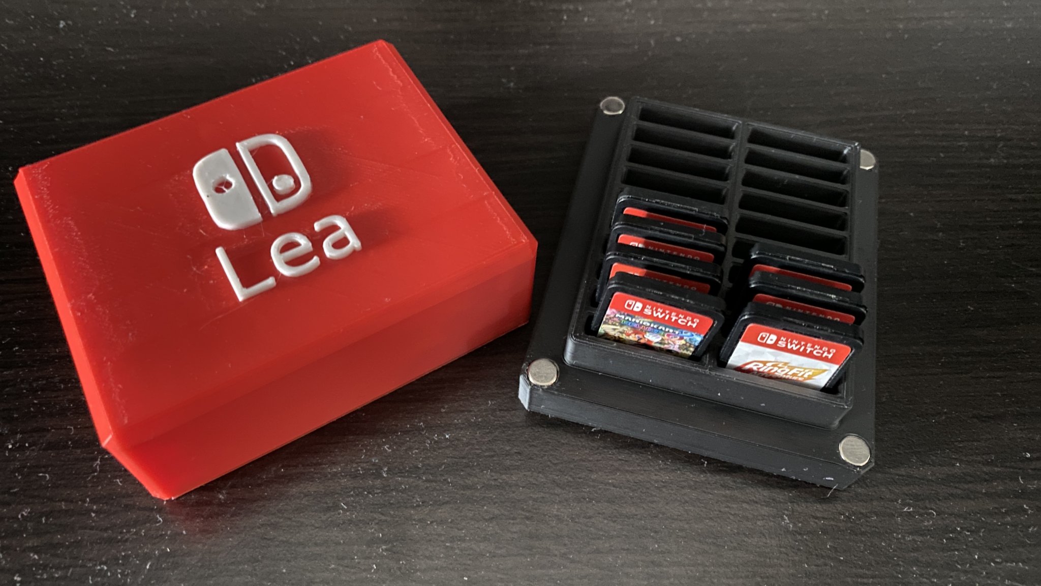 Hộp trò chơi Switch 6x3 với nametag và logo switch