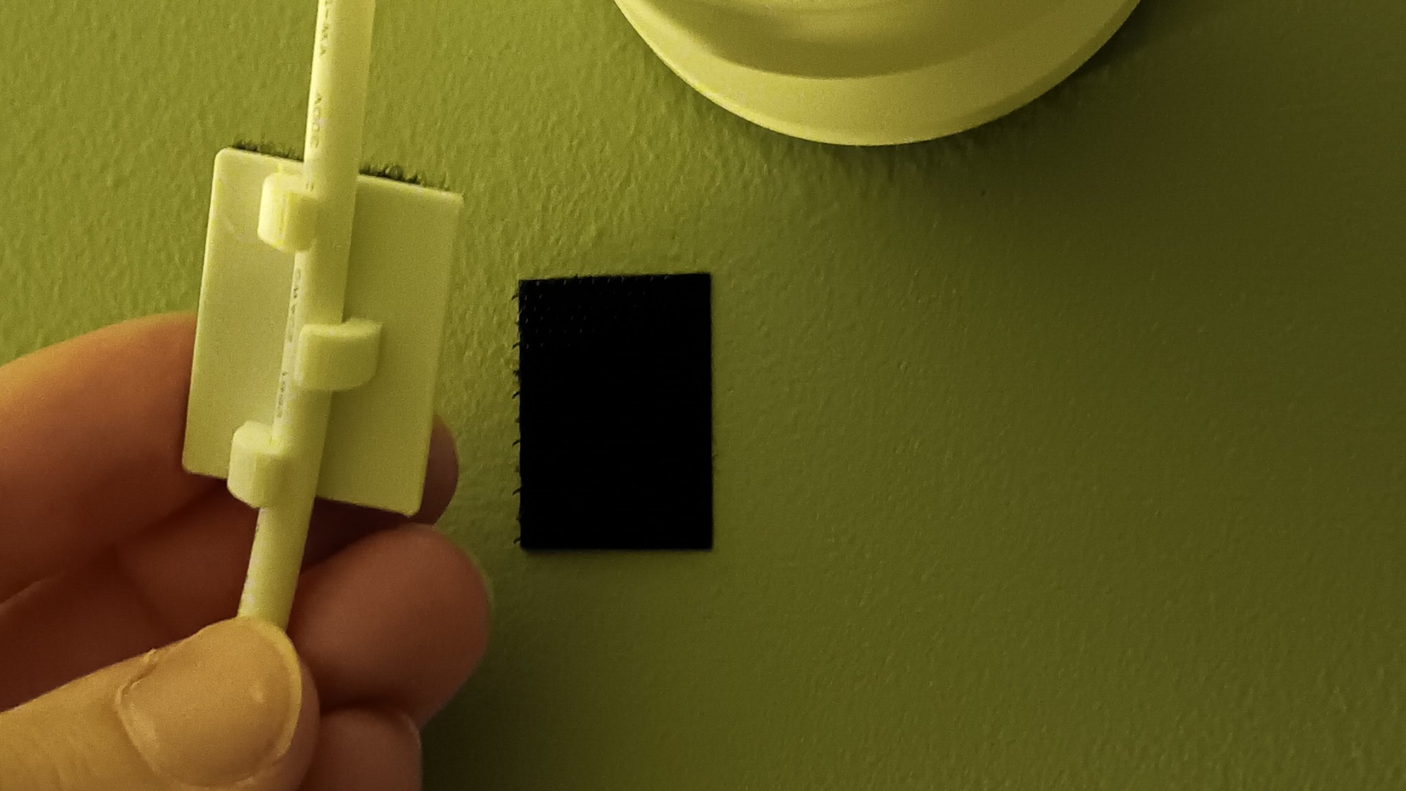 Giá đỡ dây camera Ring gọn gàng