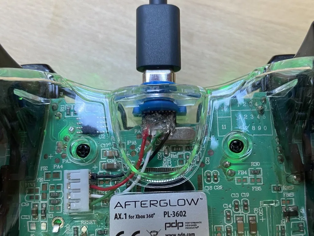 Chuyển đổi tay cầm XBox360 có dây sang USB-C