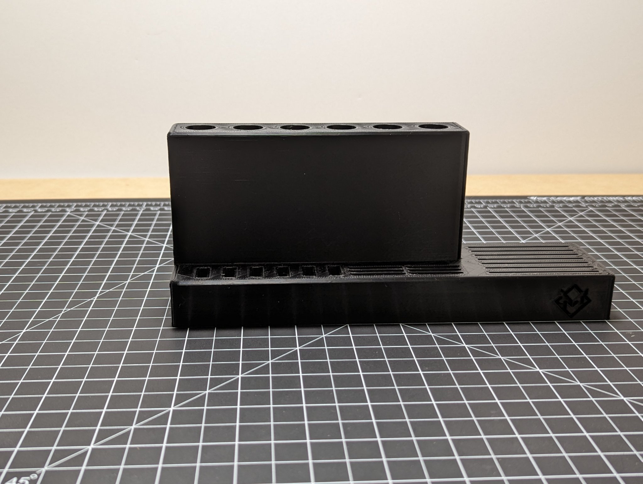 Giá đỡ bàn làm việc thân thiện với ADHD