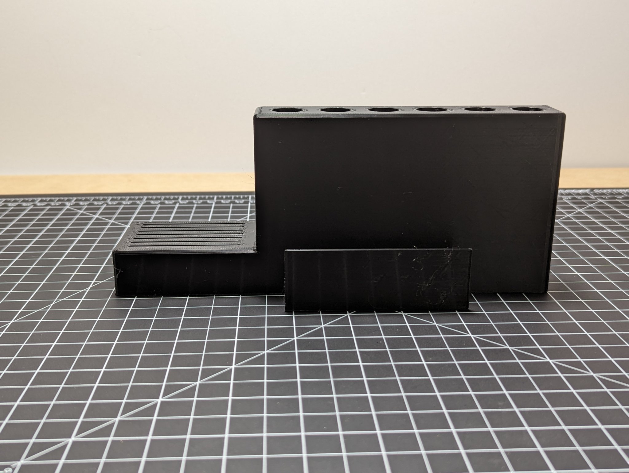 Giá đỡ bàn làm việc thân thiện với ADHD