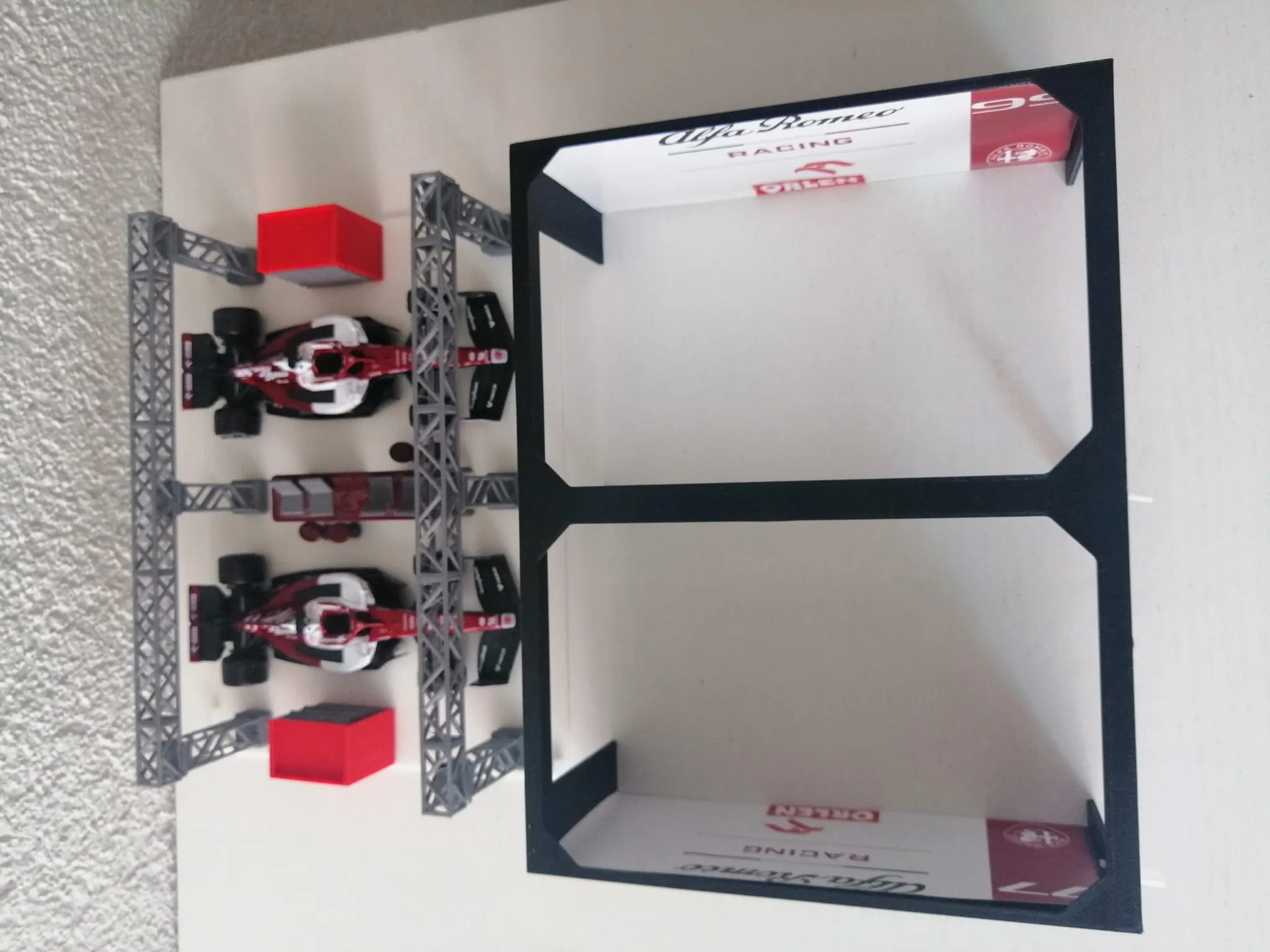 Nhà để xe F1 cho mô hình ô tô tỉ lệ 1/43