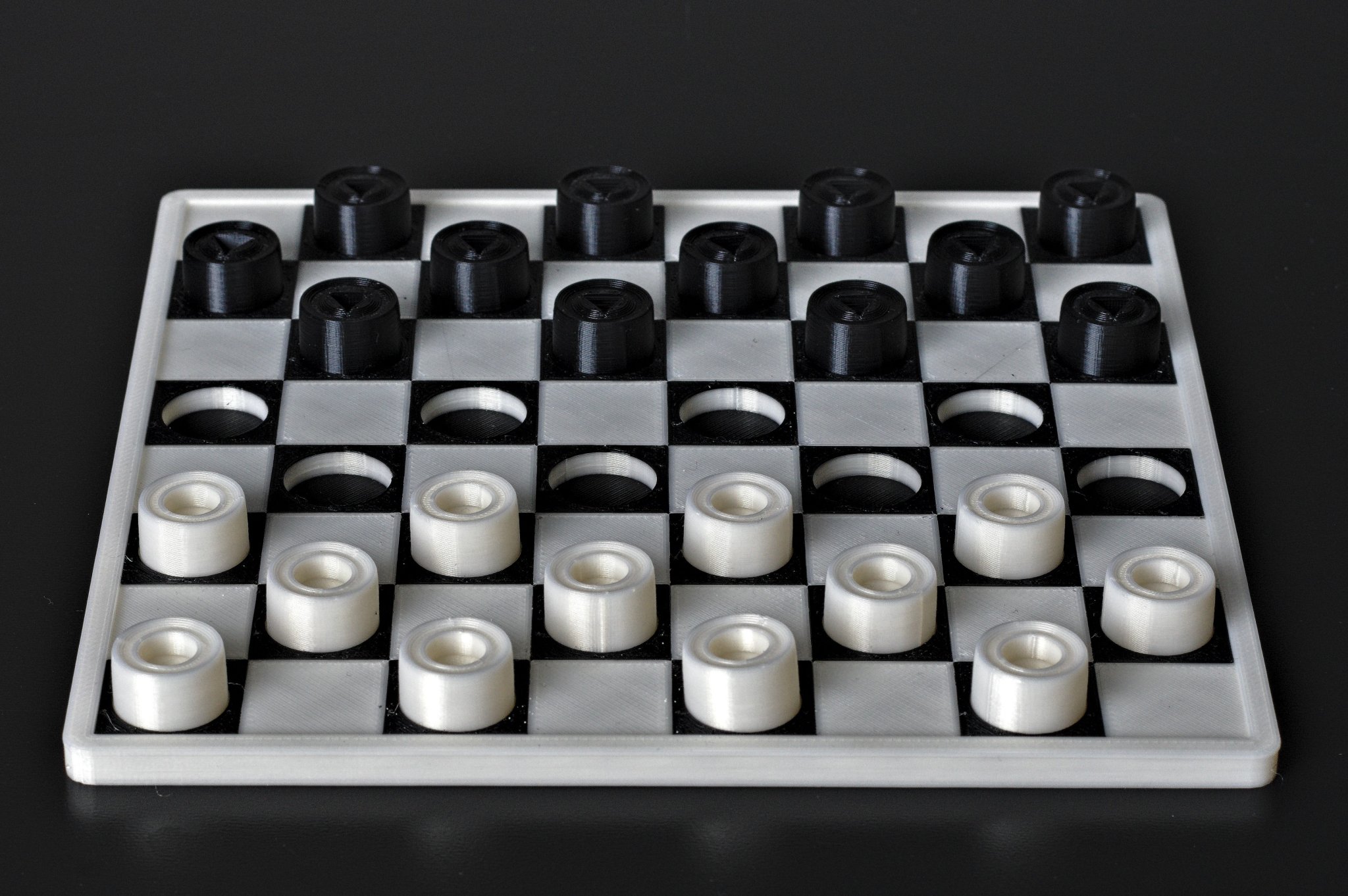 Cờ vua xúc giác dành cho người khiếm thị