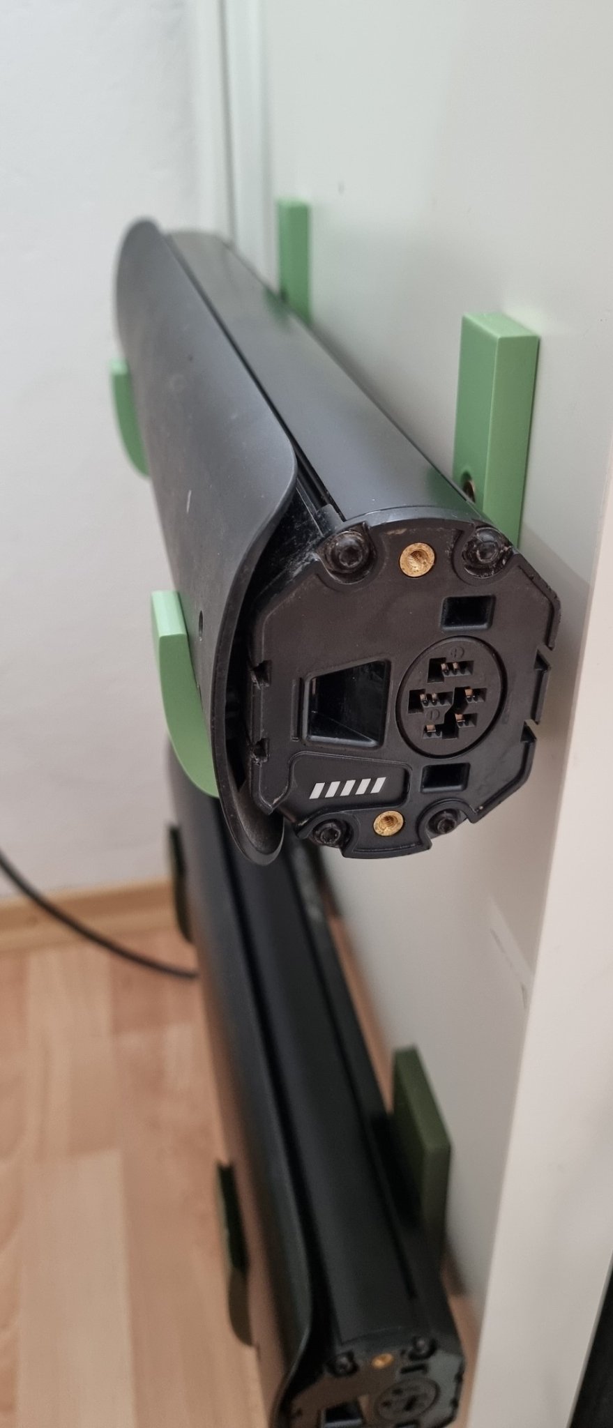 Giá đỡ tường cho pin Bosch 625 Wh